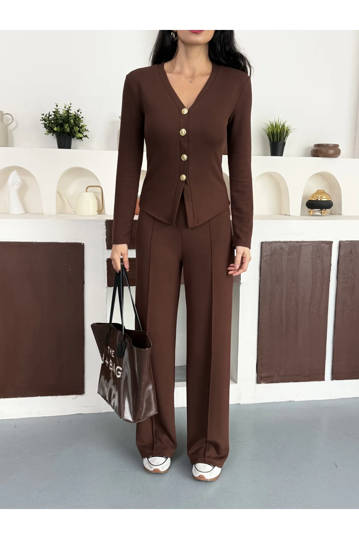 Kahverengi Gold Düğme Detaylı V Yaka Hırka İspanyol Paça Çimalı Viral Günlük Takım