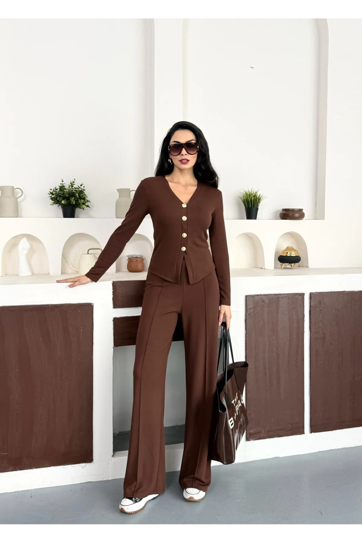 Kahverengi Gold Düğme Detaylı V Yaka Hırka İspanyol Paça Çimalı Viral Günlük Takım