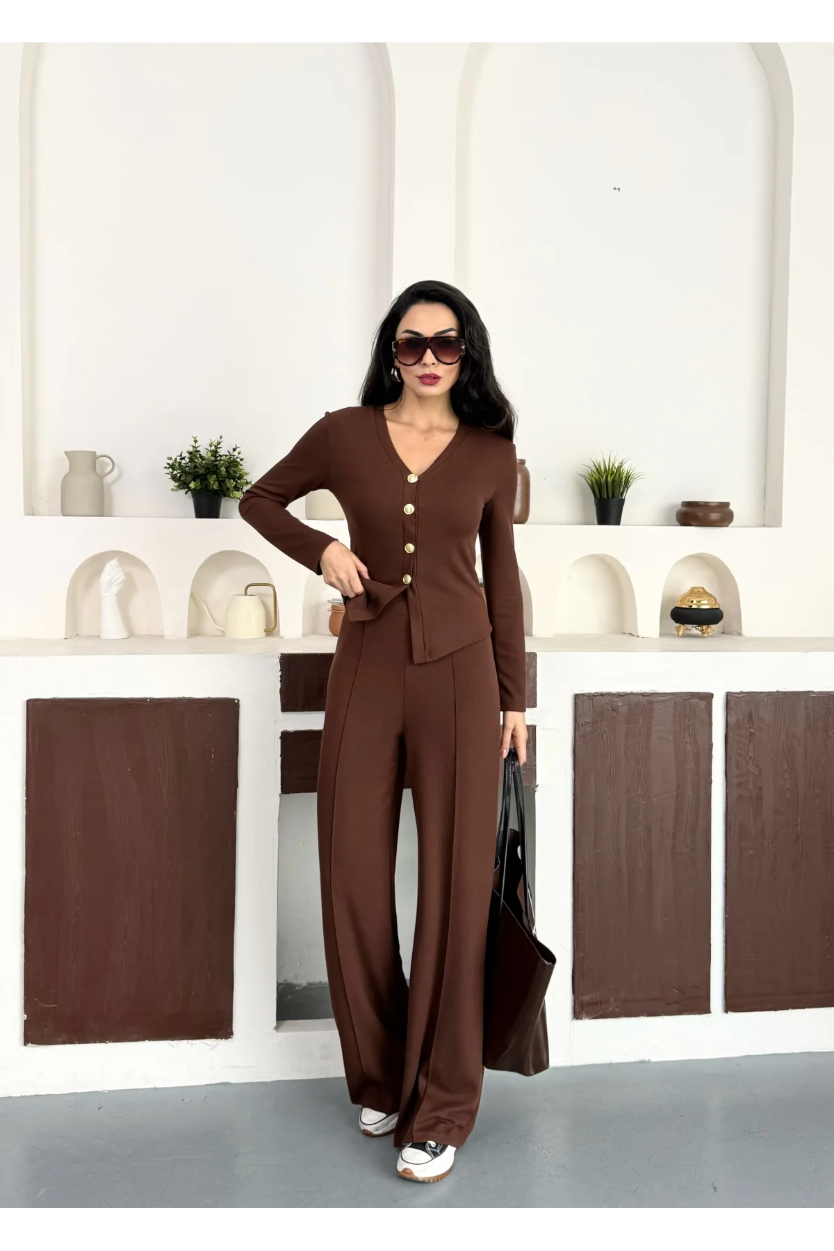 Kahverengi Gold Düğme Detaylı V Yaka Hırka İspanyol Paça Çimalı Viral Günlük Takım