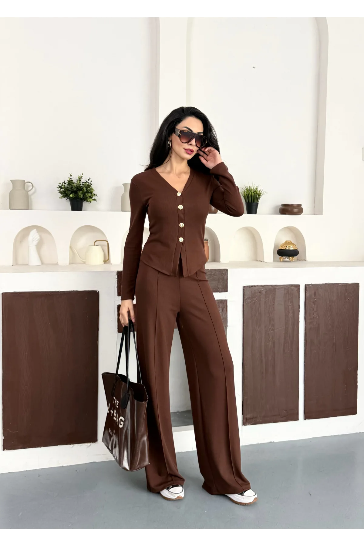 Kahverengi Gold Düğme Detaylı V Yaka Hırka İspanyol Paça Çimalı Viral Günlük Takım