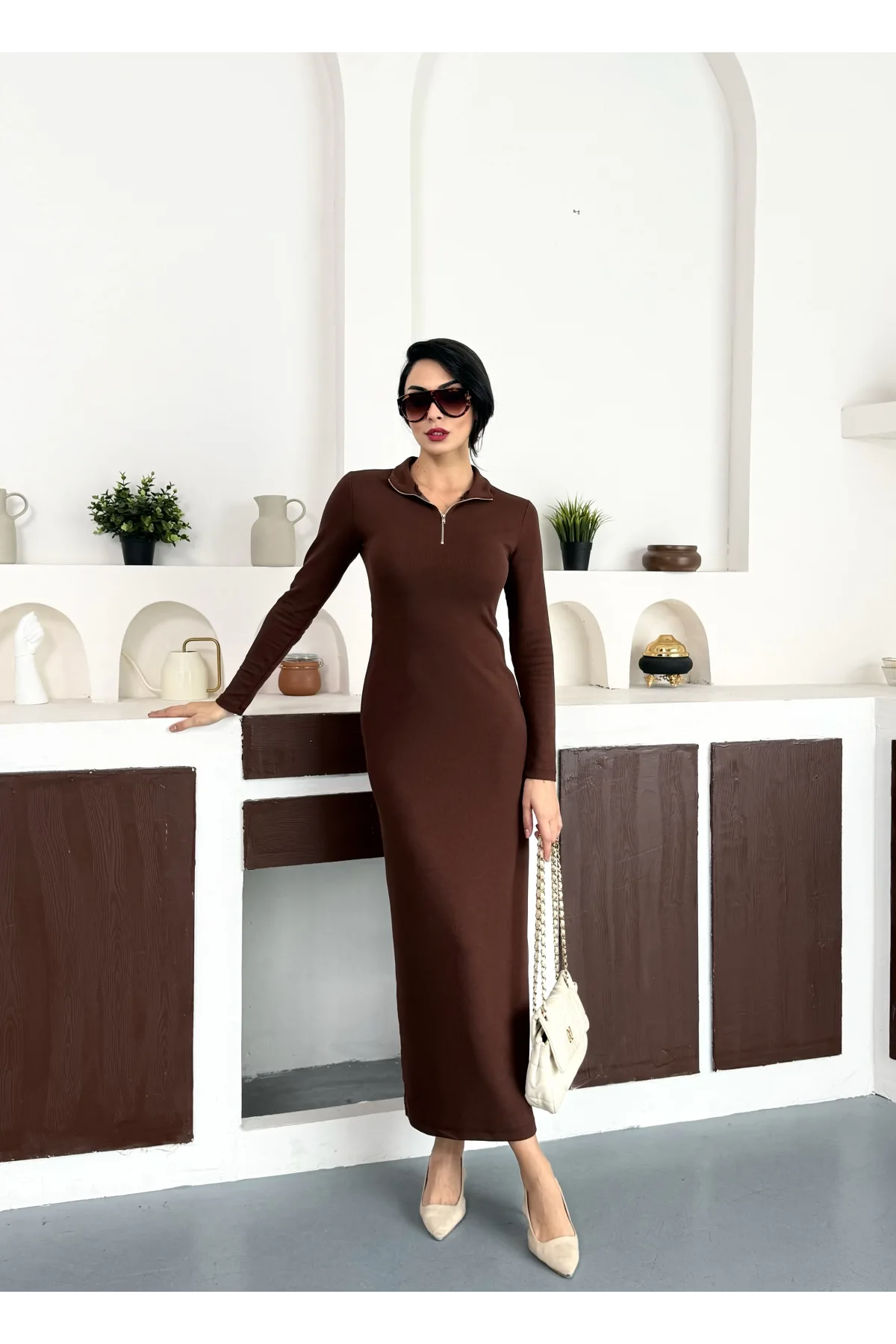 Kahverengi Yarım Fermuarlı Fitilli Tam Boy Uzun Kollu Midi Elbise