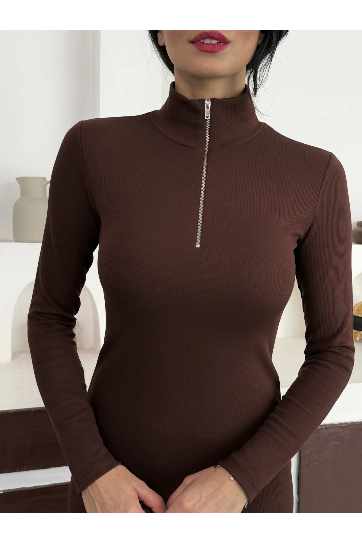 Kahverengi Yarım Fermuarlı Fitilli Tam Boy Uzun Kollu Midi Elbise