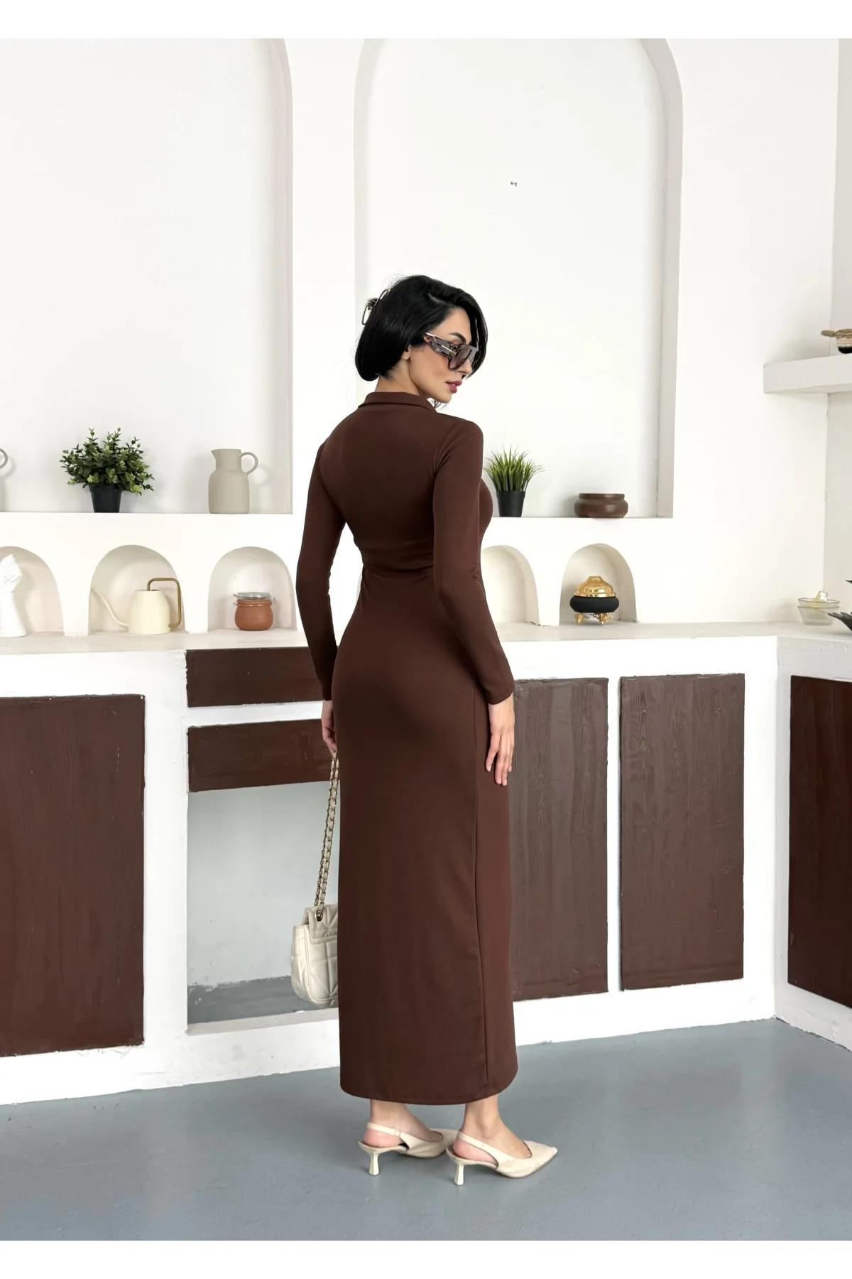 Kahverengi Yarım Fermuarlı Fitilli Tam Boy Uzun Kollu Midi Elbise