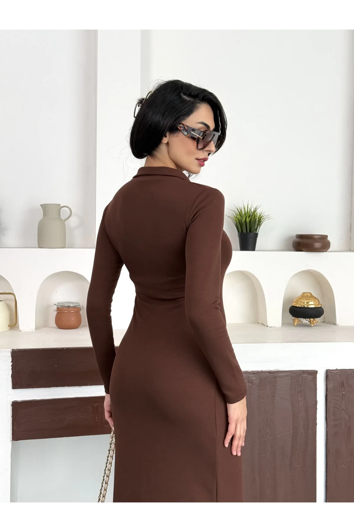 Kahverengi Yarım Fermuarlı Fitilli Tam Boy Uzun Kollu Midi Elbise
