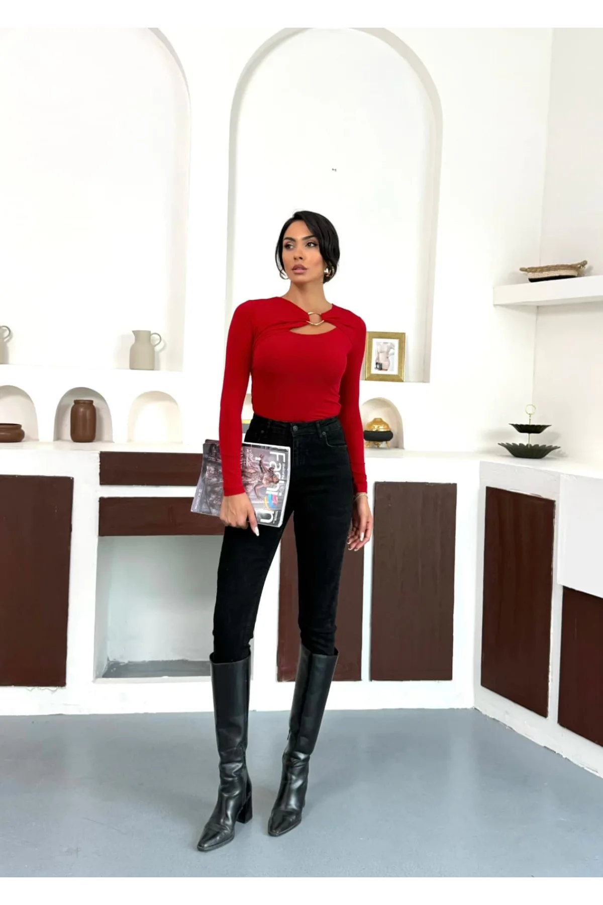 Kırmızı Gold Aksesuarlı Göğüs Dekolteli Uzun Kollu Candy Body Bluz