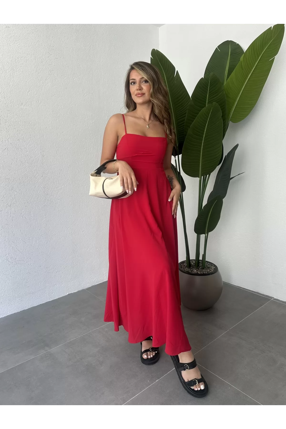 Kırmızı İp Askılı Gipeli Jessica Astarlı Maxi Elbise