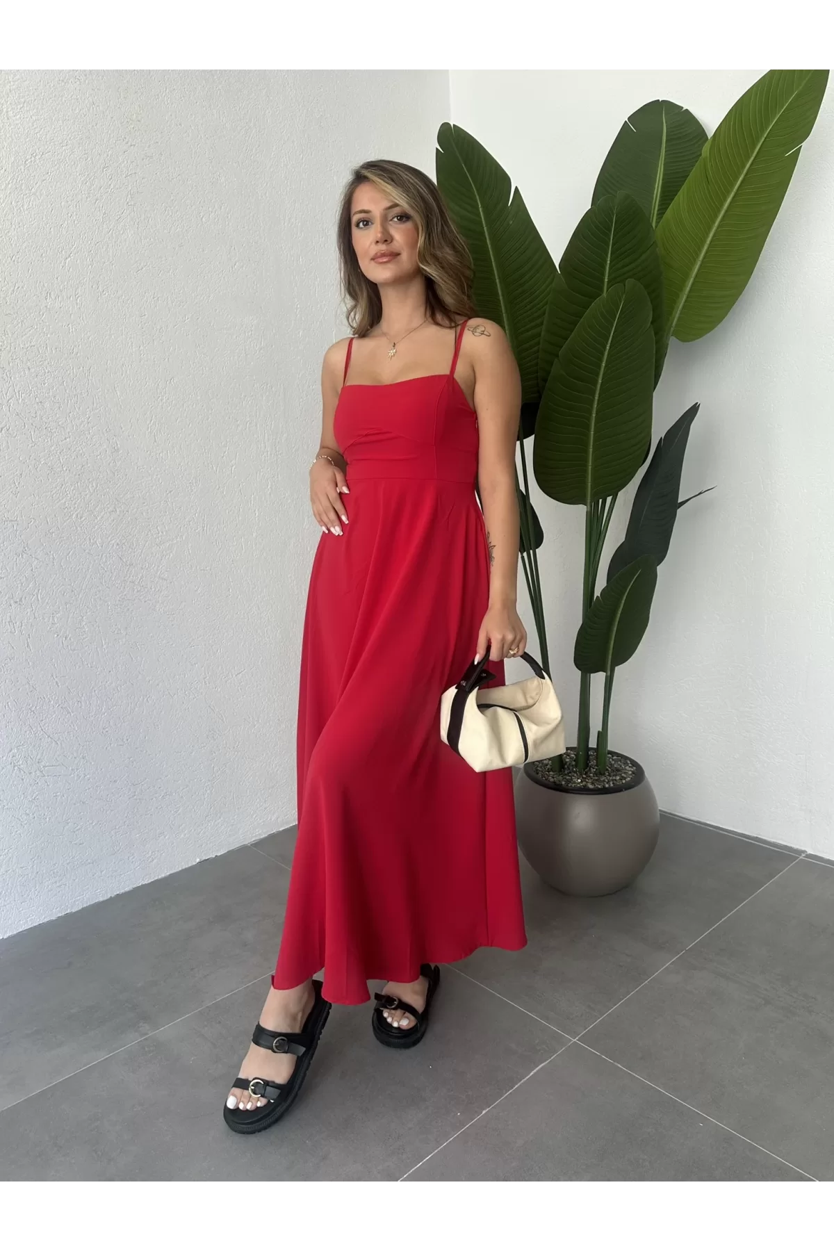 Kırmızı İp Askılı Gipeli Jessica Astarlı Maxi Elbise