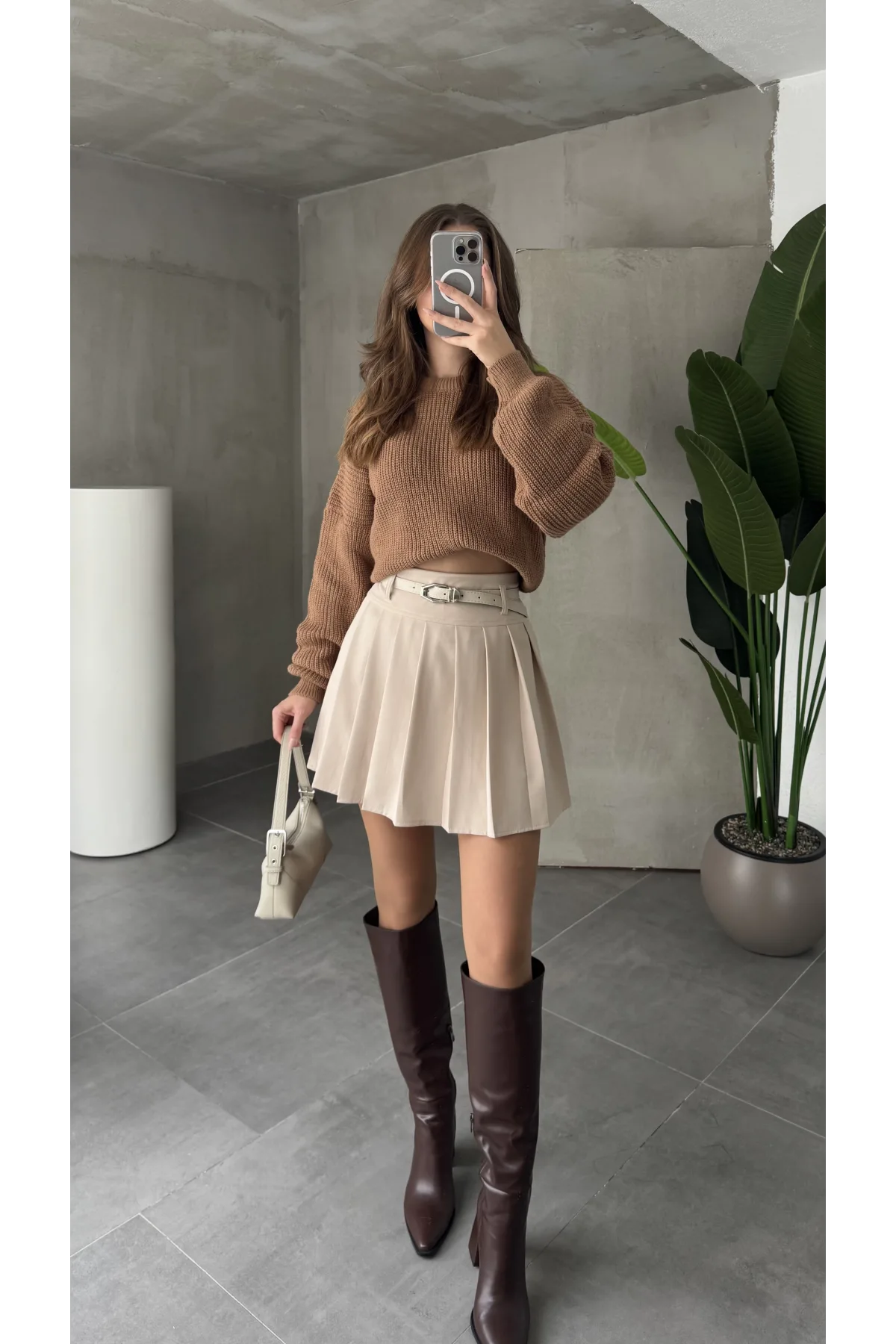 Krem Astarlı Şortlu Kemerli Pileli Kışlık Mini Etek