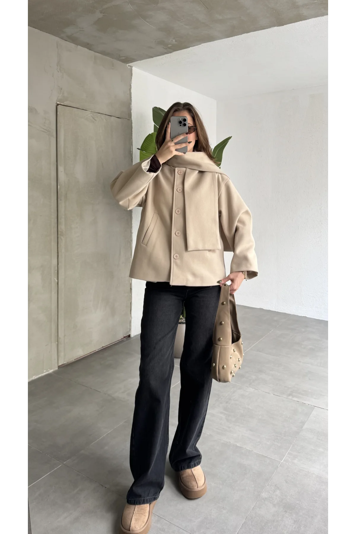 Krem Bisiklet Yaka Şal Aksesurlı Düğmeli Kaşe Ceket Mont