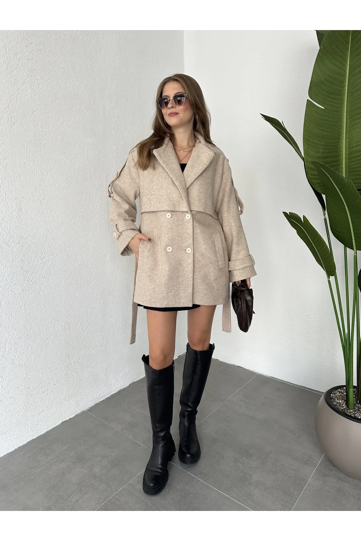Krem Kruvaze Oversize Astarlı Cepli Kuşaklı Kaşe Mont Kaban