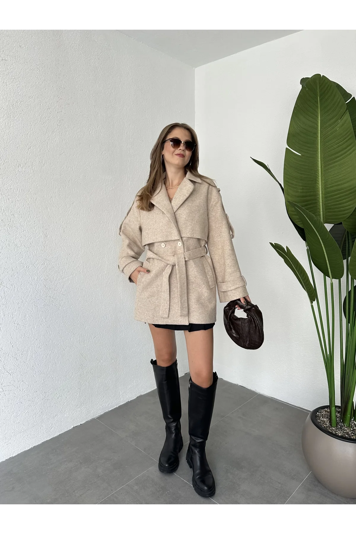 Krem Kruvaze Oversize Astarlı Cepli Kuşaklı Kaşe Mont Kaban