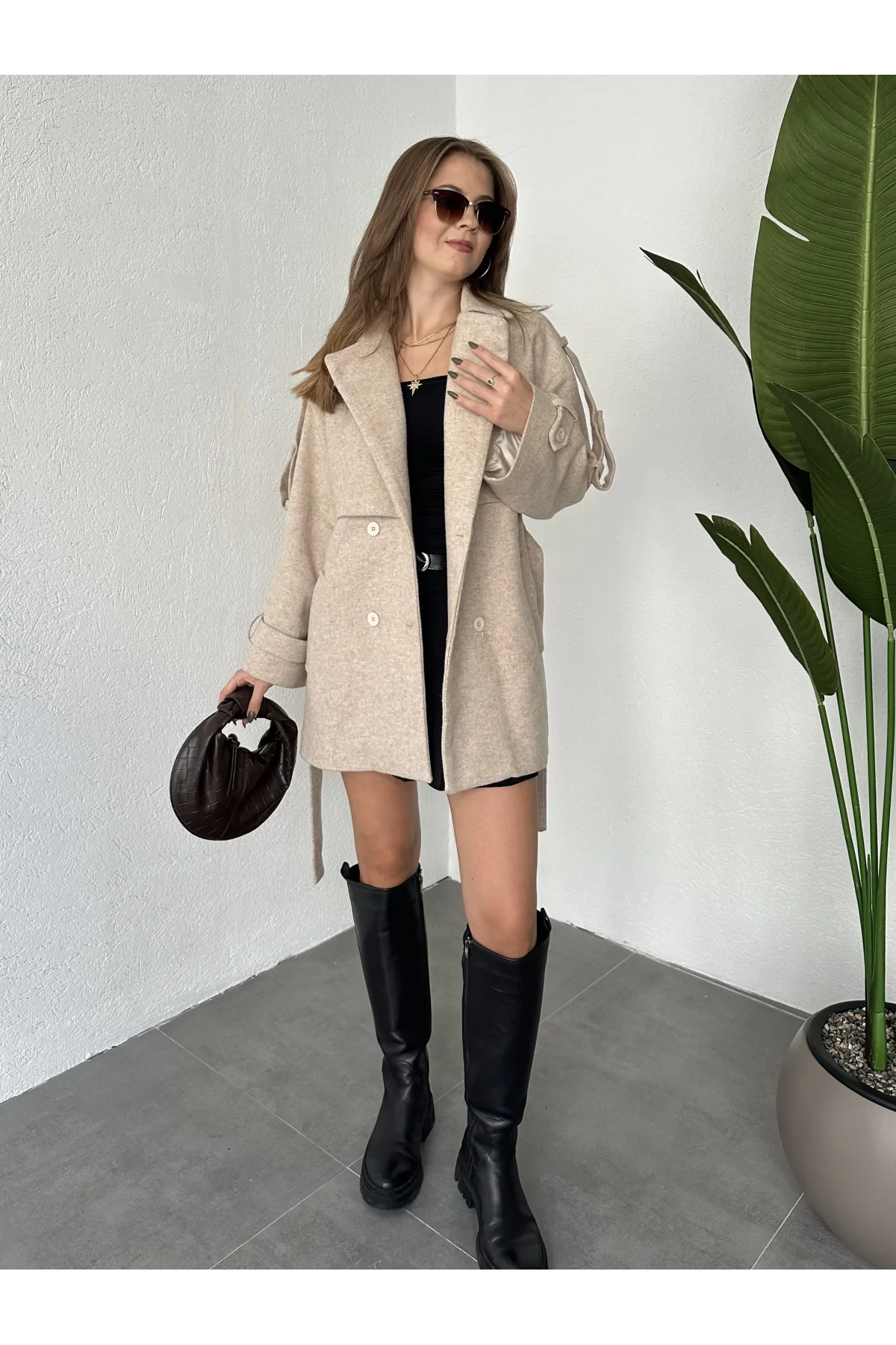 Krem Kruvaze Oversize Astarlı Cepli Kuşaklı Kaşe Mont Kaban