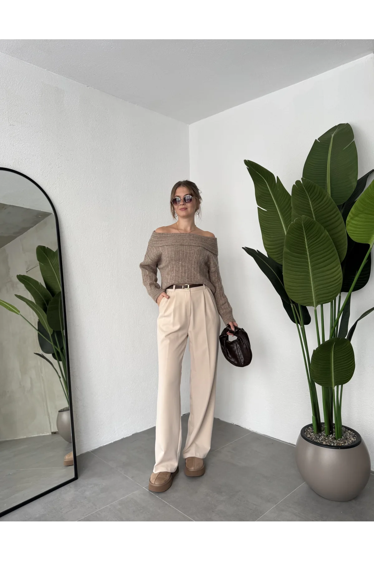 Krem Pileli Tam Kalıp Bel Oturtmalı Geniş Paça Palazzo Pantolon