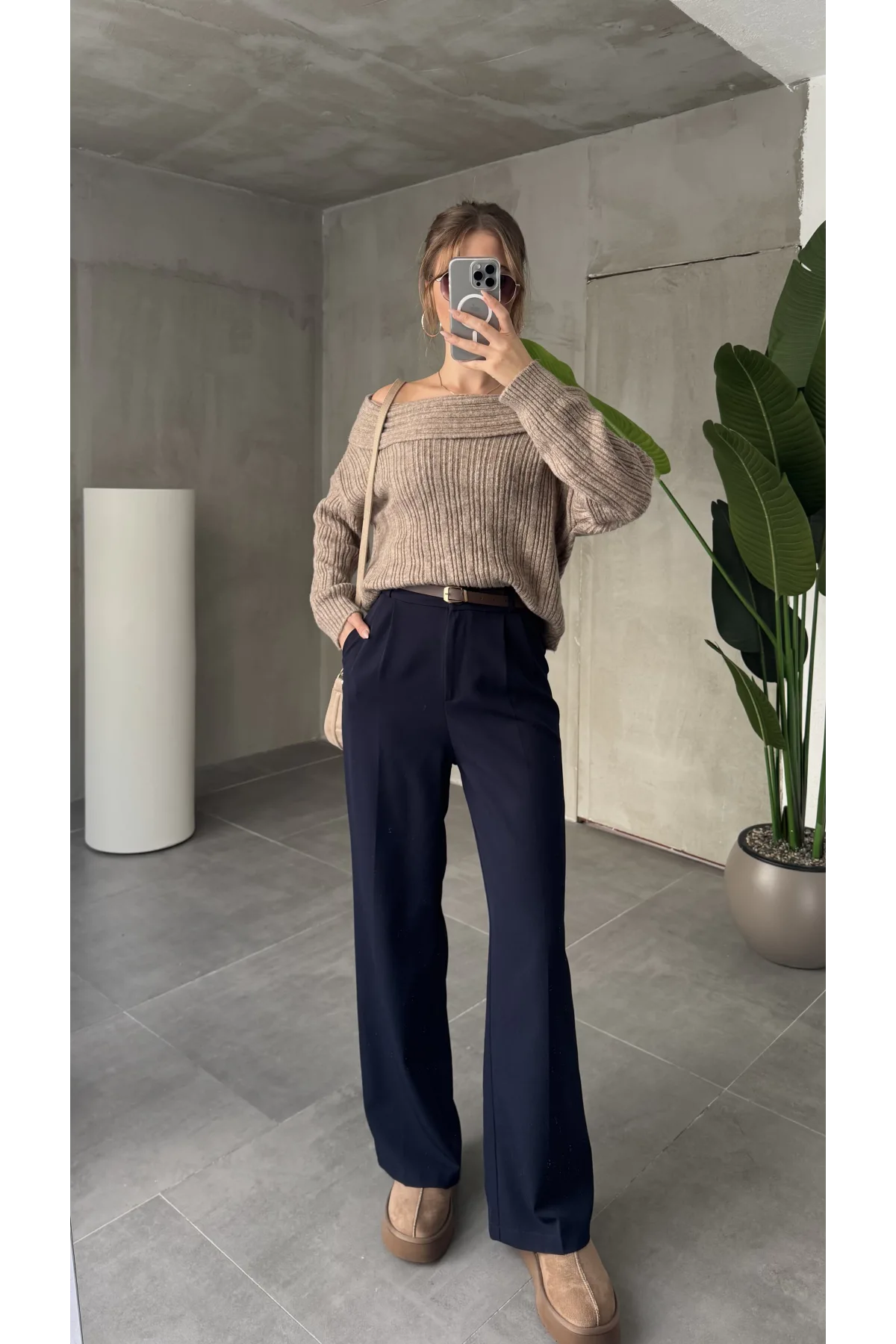 Lacivert Pileli Tam Kalıp Bel Oturtmalı Geniş Paça Palazzo Pantolon