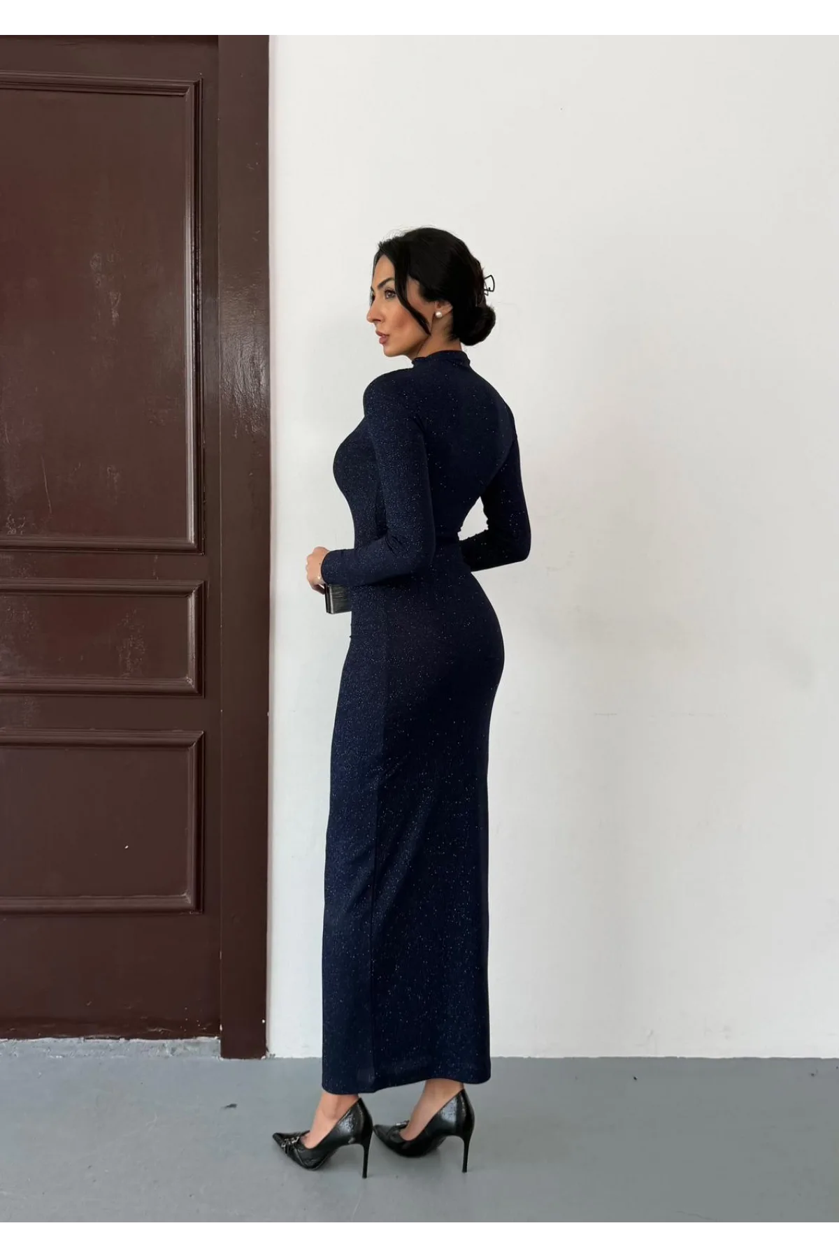 Lacivert Vucudu Saran Simli Parlak Büzgülü Drapeli Midi Boy Uzun Kollu Elbise