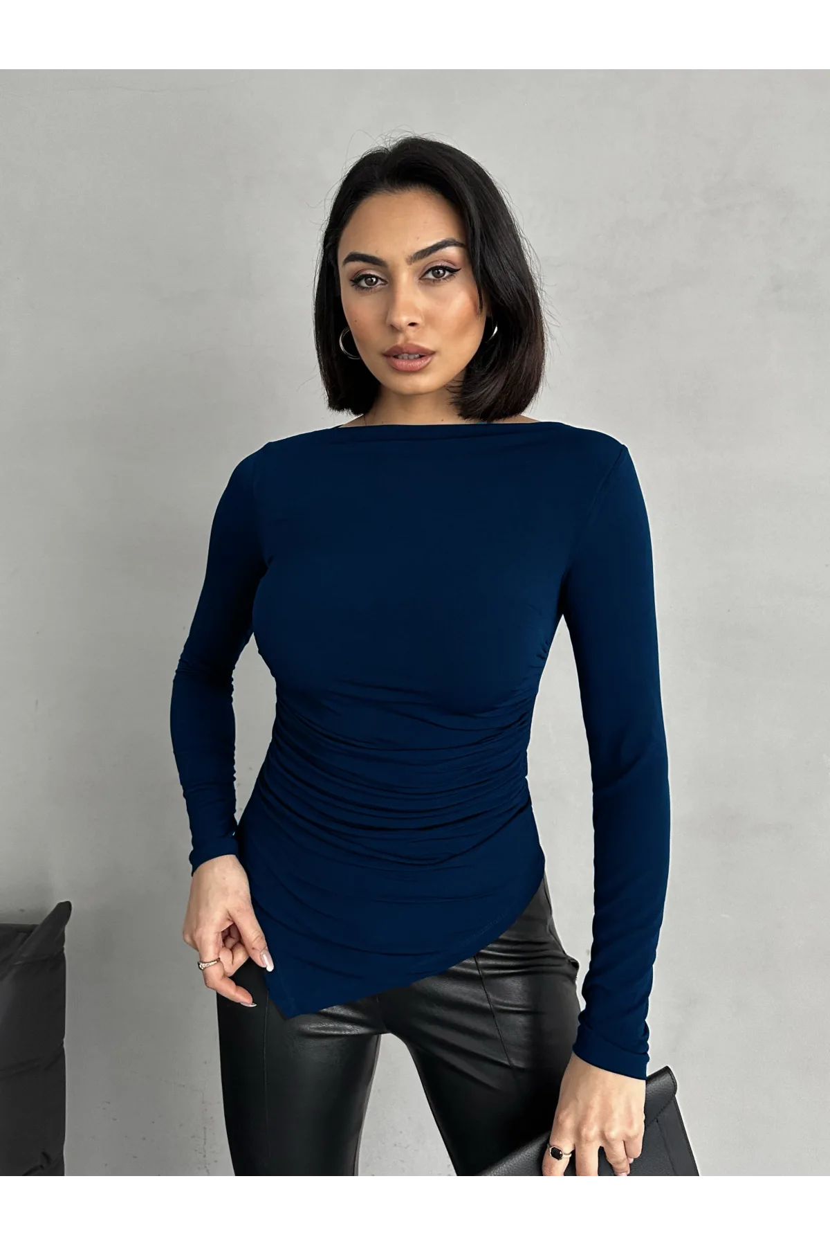 Lacivert Zr Model Asimetrik Kesim Drapeli Büzgülü Candy Body Bluz