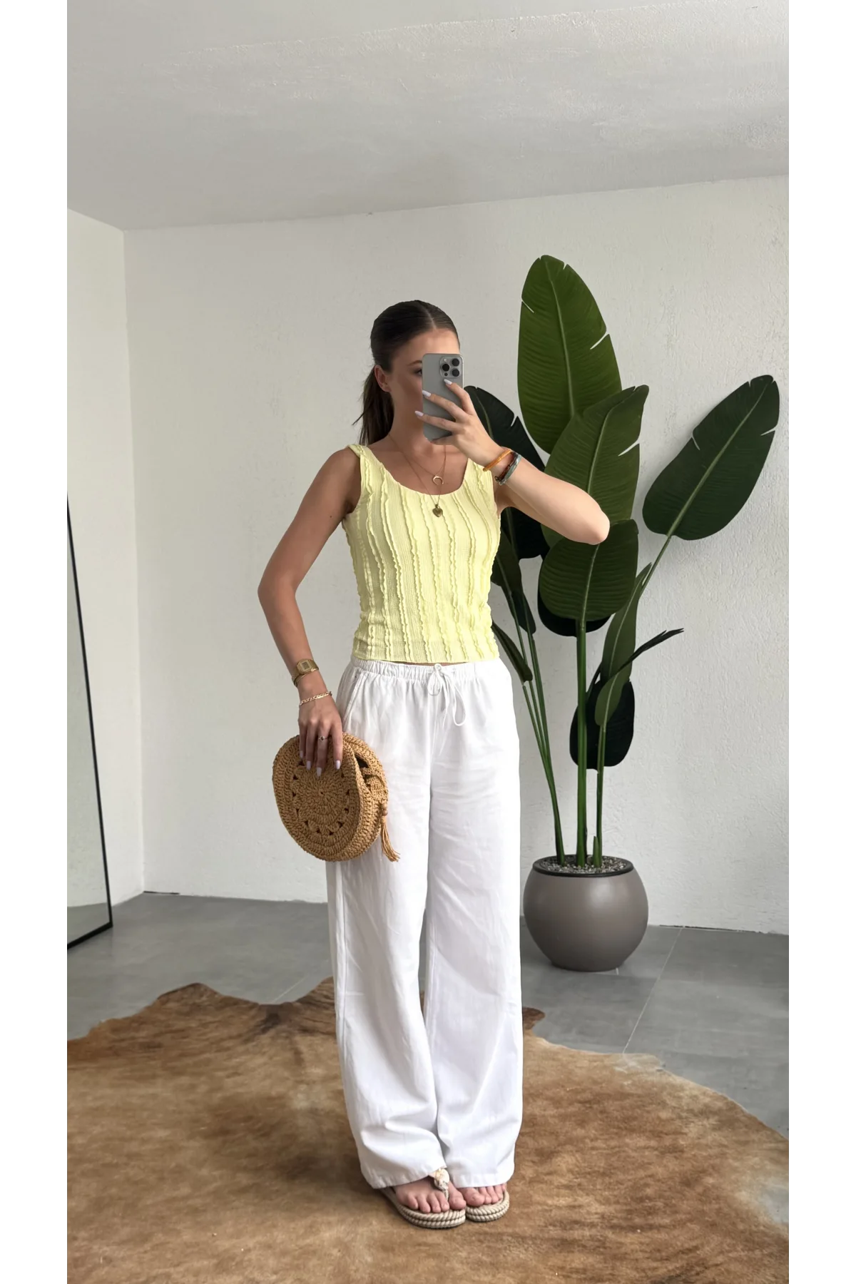 Limon Sarısı Dokulu Atlet Bluz – Sırt Dekolteli Esnek Fit Yazlık Kadın Bluz