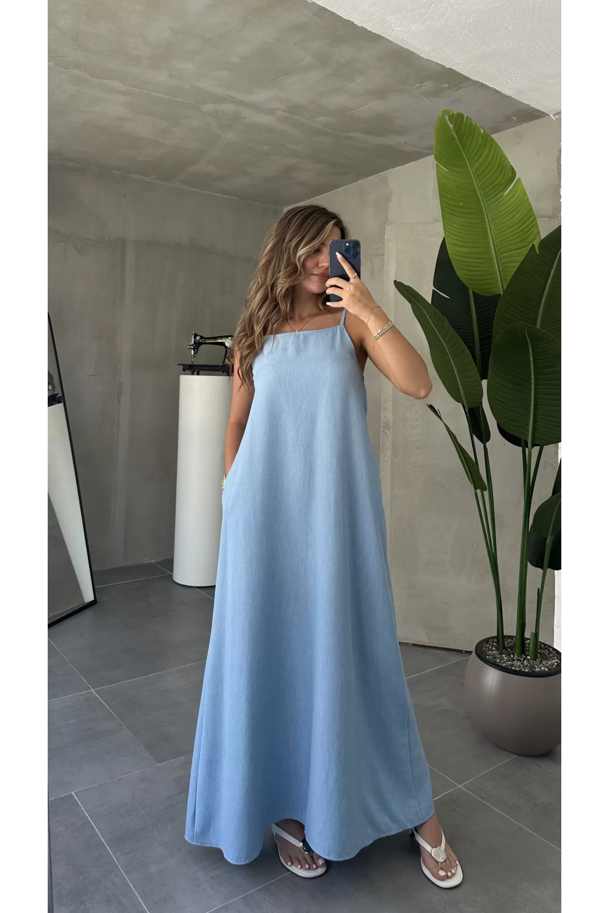 Bebe Mavisi İp Askılı Tam Boy Rahat Kalıp Cepli Keten Elbise