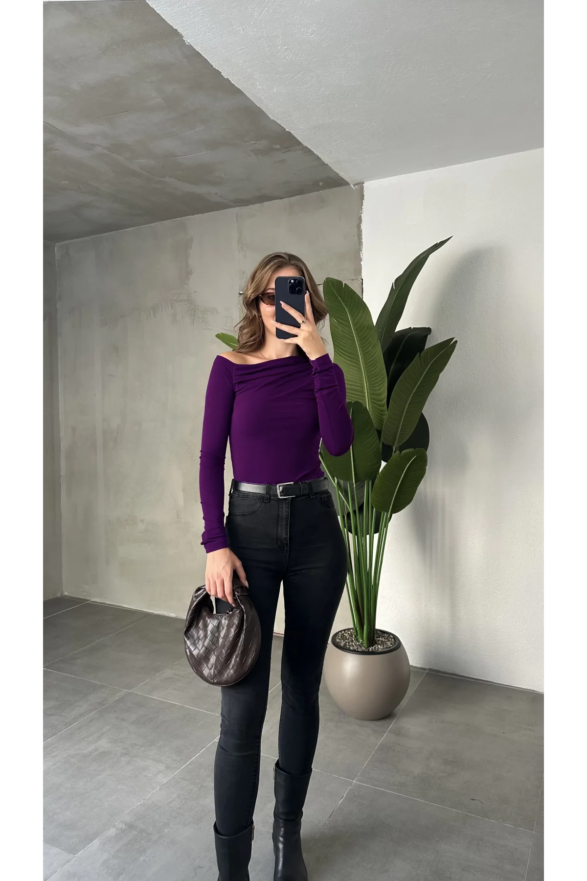 Mor Tek Omuz Kayık Yaka Büzgülü Parmak Geçirmeli Body Bluz