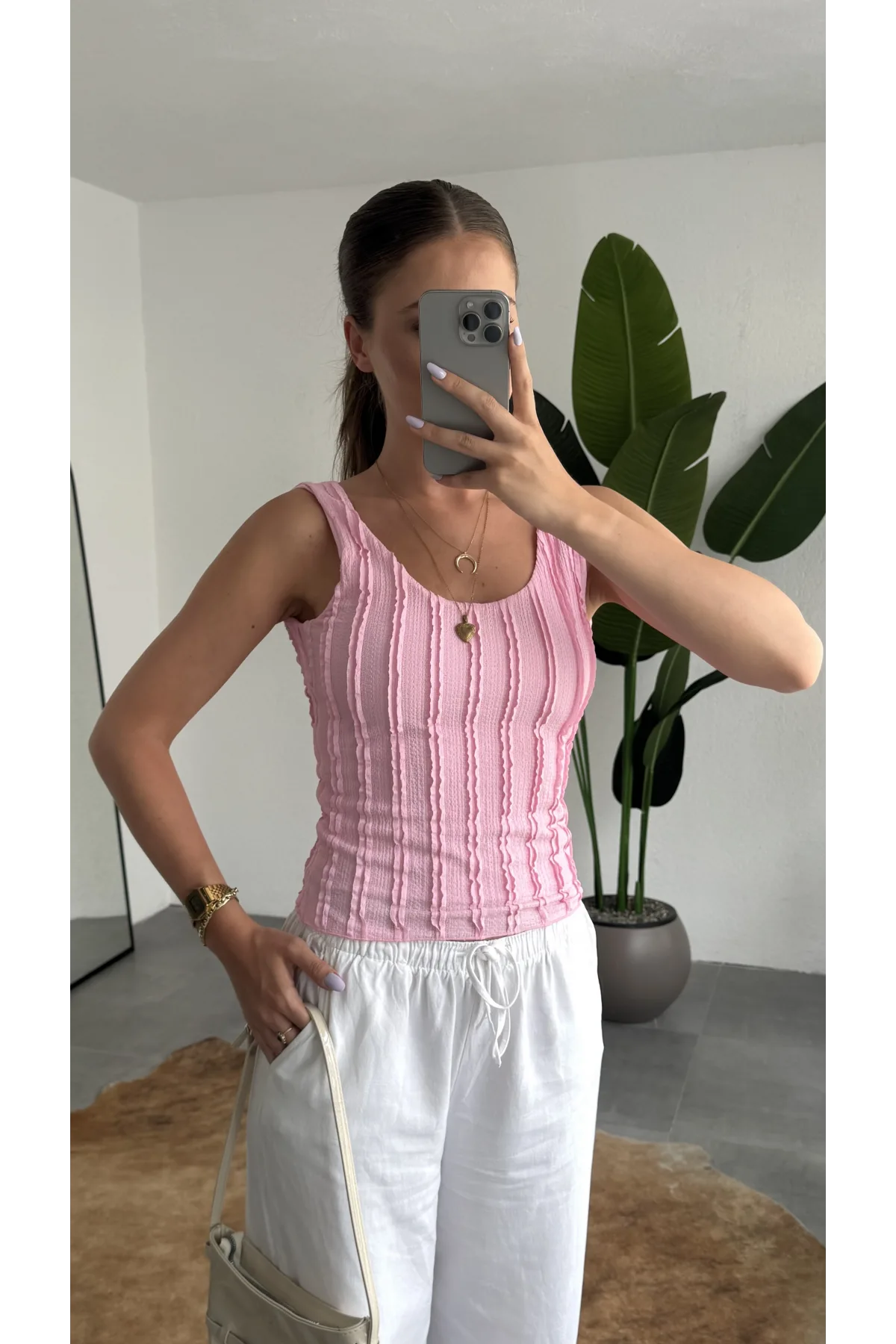 Pembe Dokulu Atlet Bluz – Sırt Dekolteli Esnek Fit Yazlık Kadın Bluz