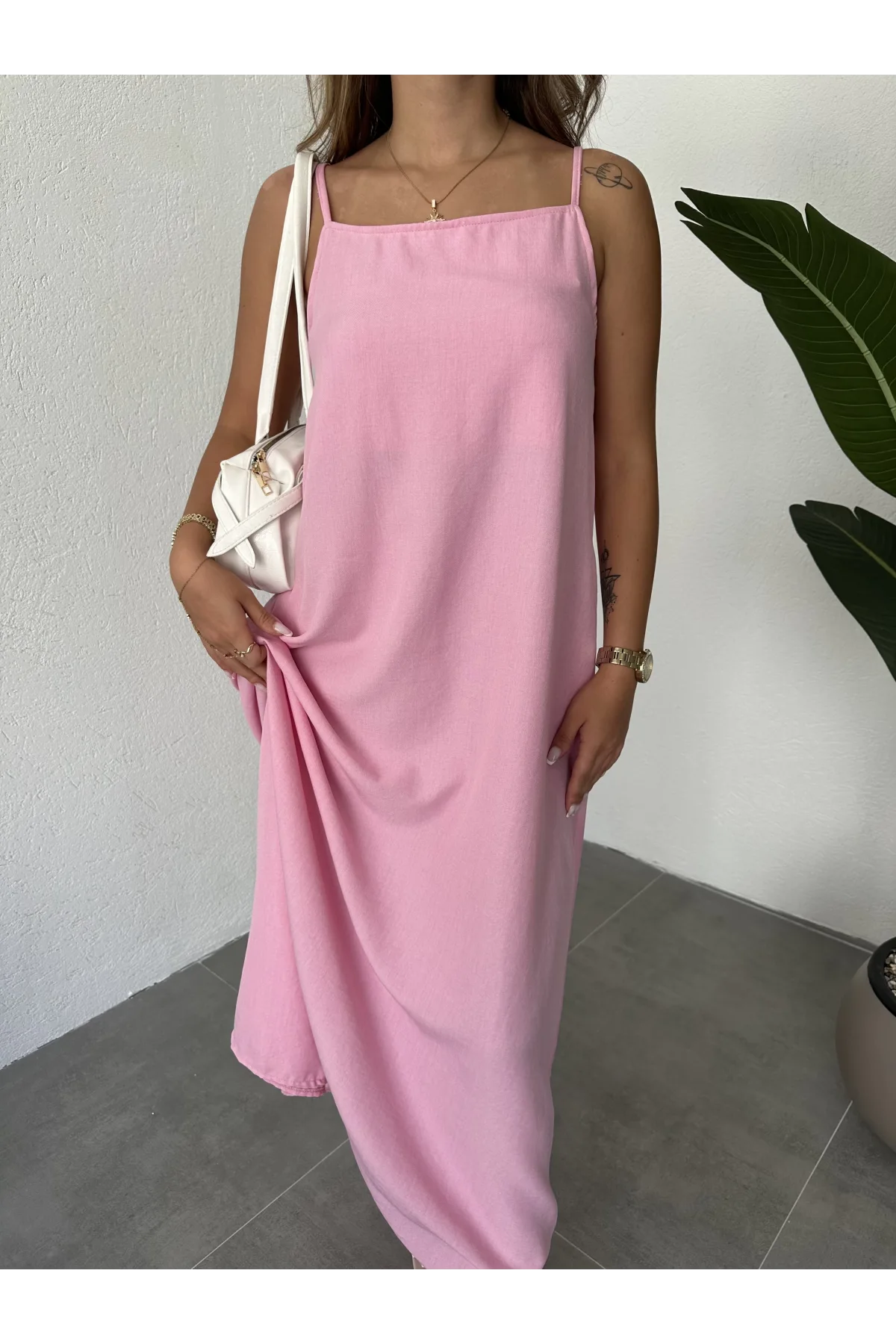 Pembe İp Askılı Tam Boy Rahat Kalıp Cepli Keten Elbise
