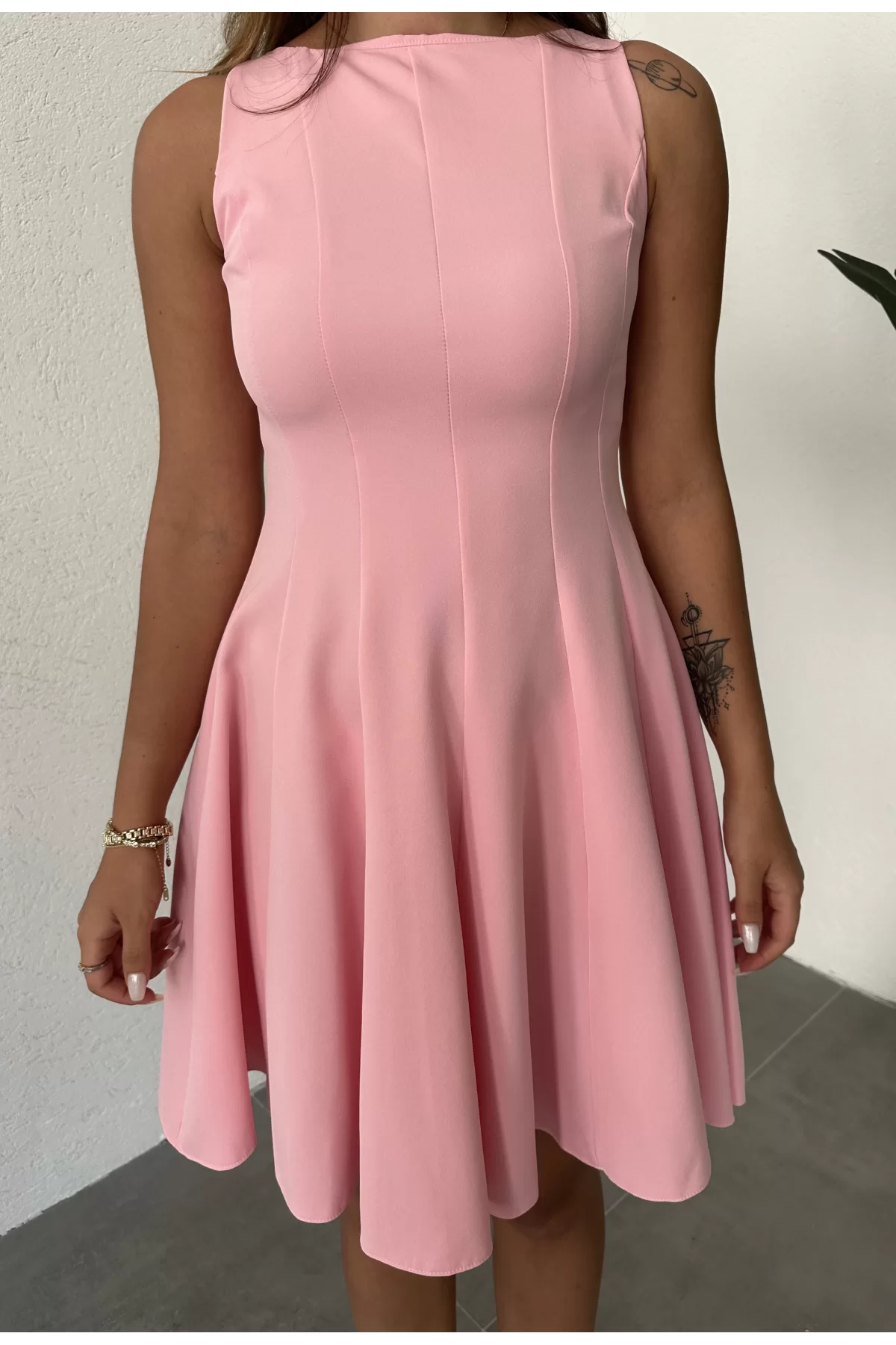 Pembe Sıfır Kol Volanlı Kloş Mini Elbise