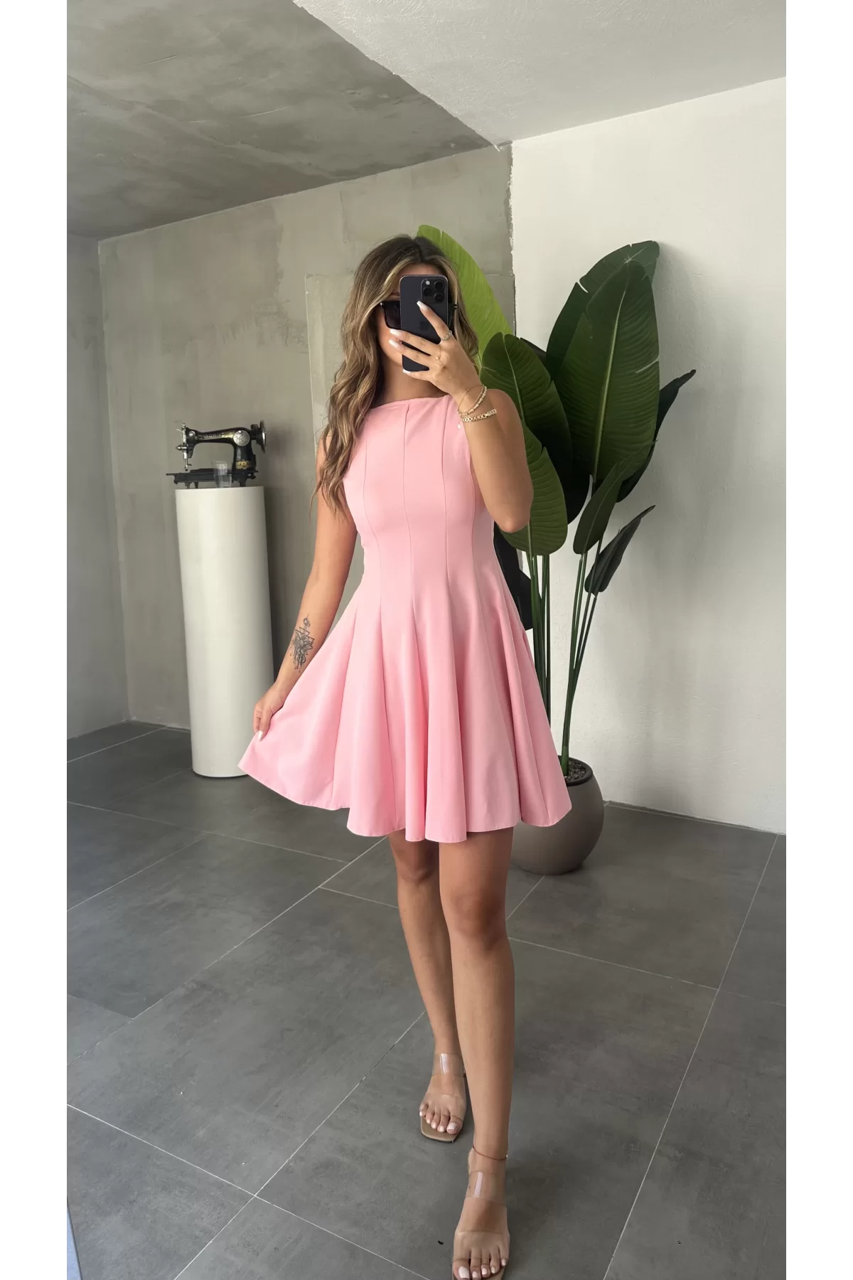 Pembe Sıfır Kol Volanlı Kloş Mini Elbise