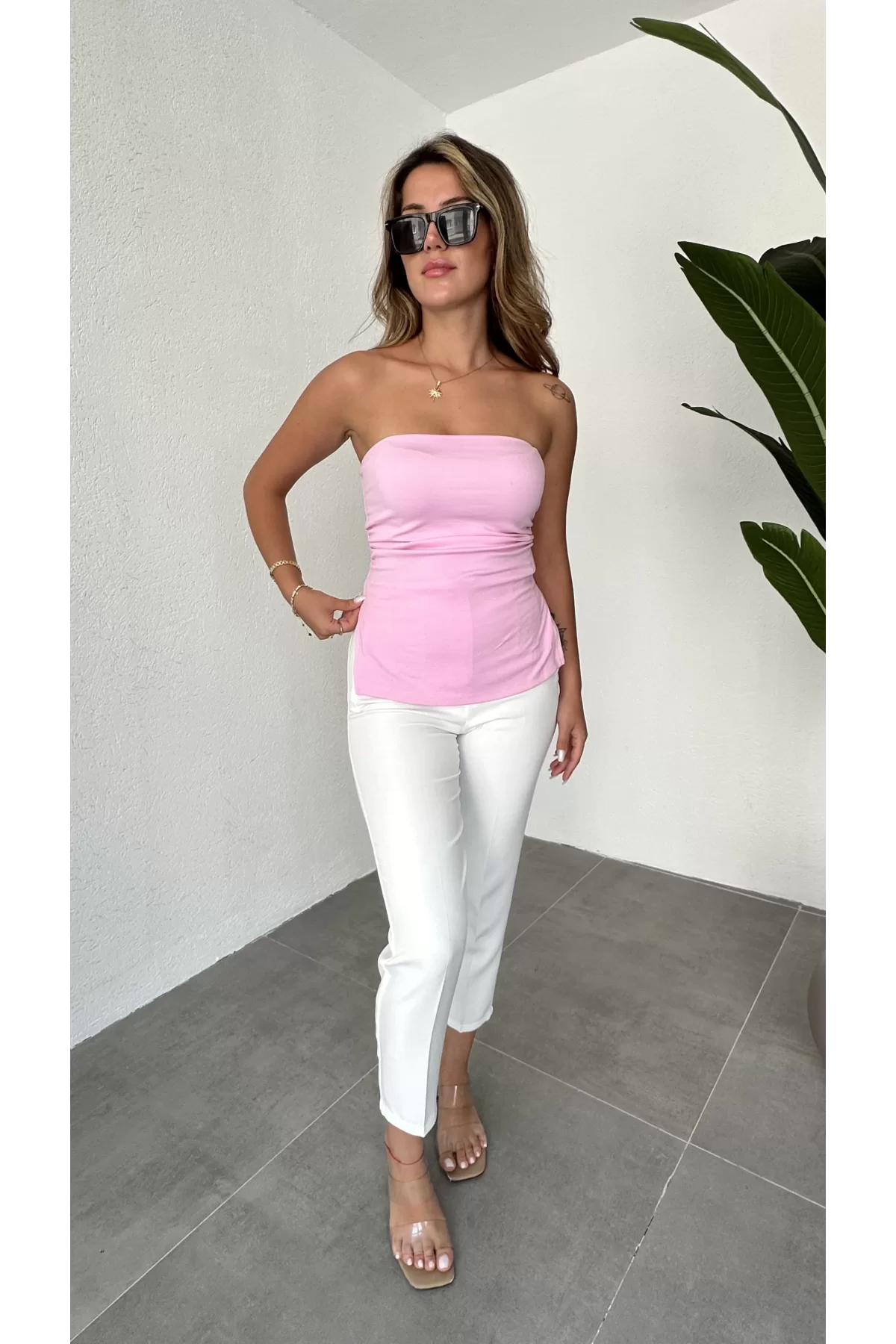 Pembe Yırtmaçlı Drapeli Straplez Crop Bluz