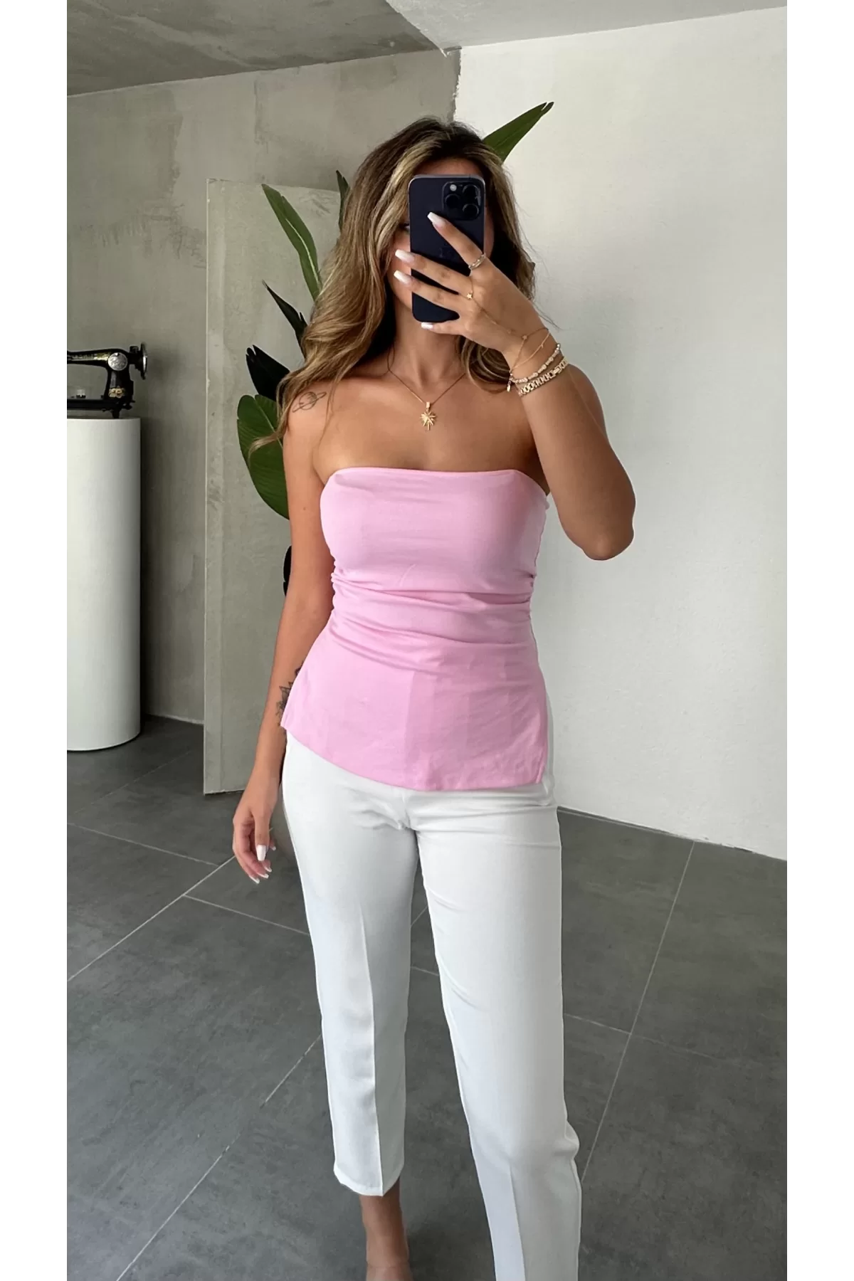 Pembe Yırtmaçlı Drapeli Straplez Crop Bluz