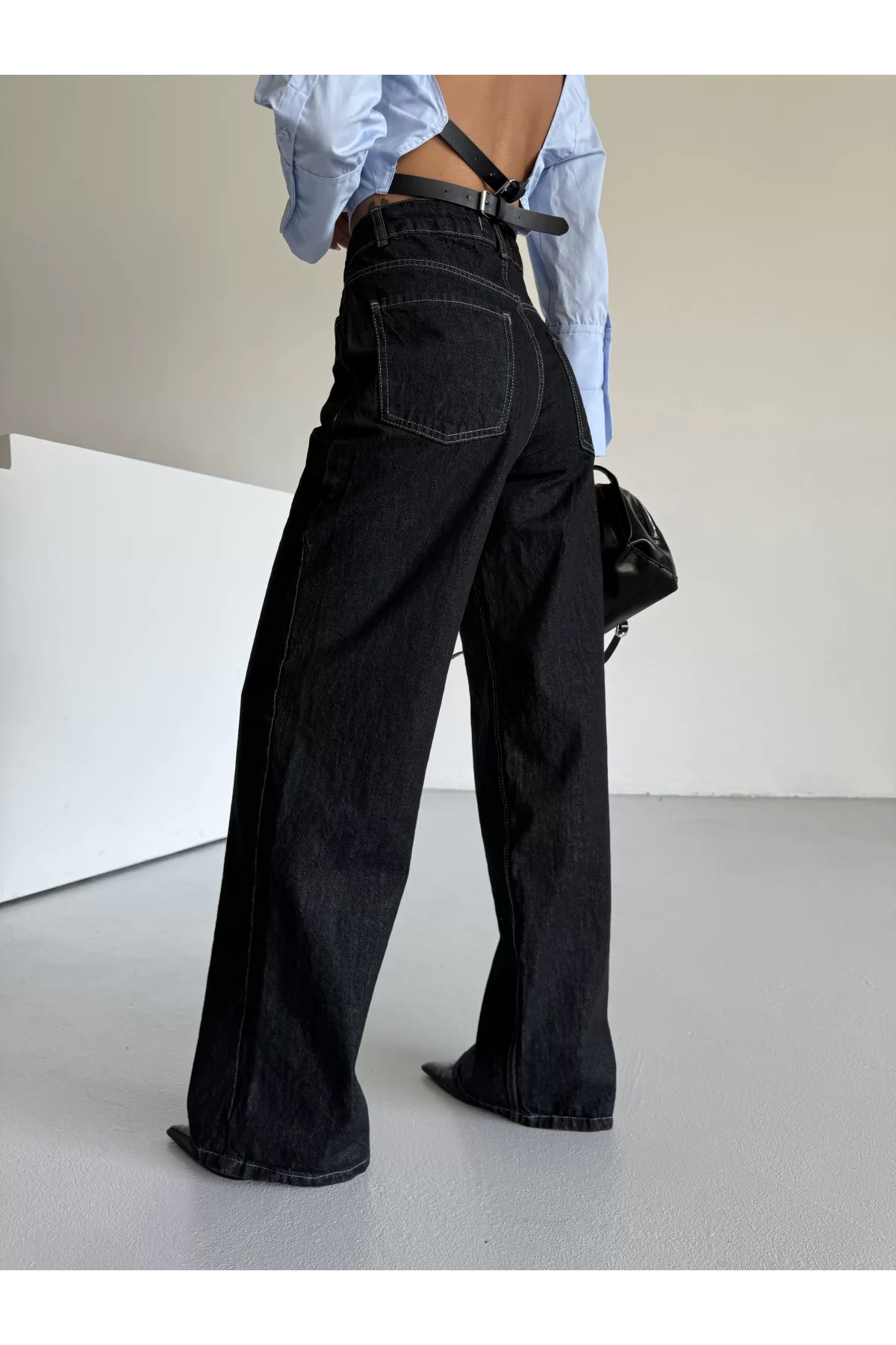 Sade Siyah Rins Yıkamalı Baggy Geniş Paça Yüksek Bel Oturtmalı Jean Kot Pantolon