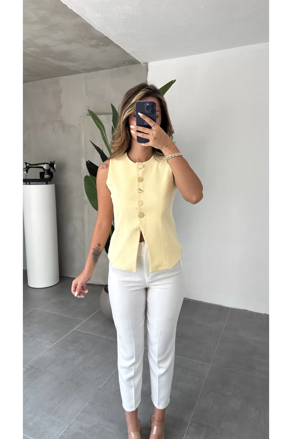 Sarı Gold Düğmeli Astarlı Regular Yelek