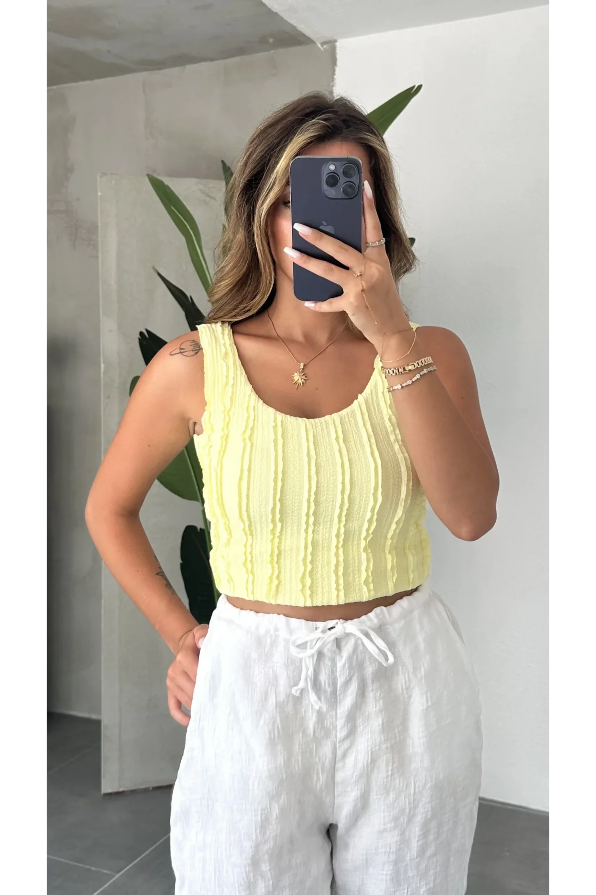 Sarı Jakarlı Sırt Dekolteli Crop Bluz