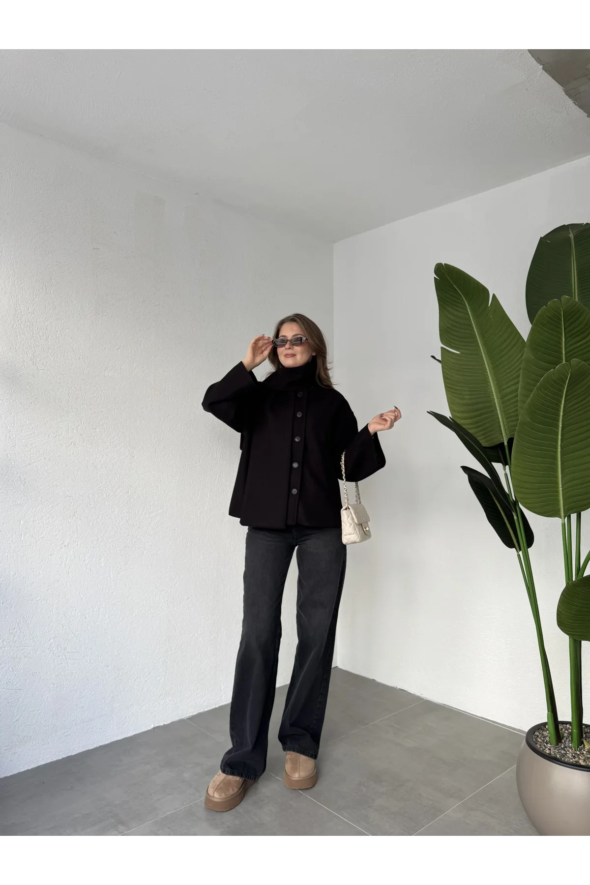 Siyah Bisiklet Yaka Şal Aksesurlı Düğmeli Kaşe Ceket Mont