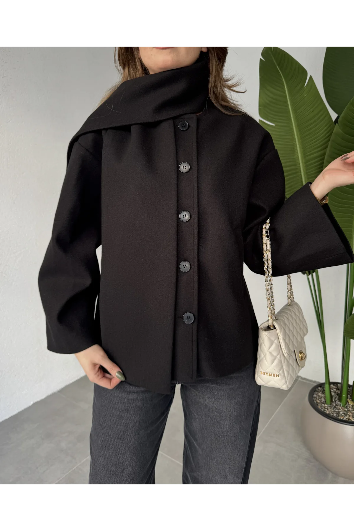 Siyah Bisiklet Yaka Şal Aksesurlı Düğmeli Kaşe Ceket Mont