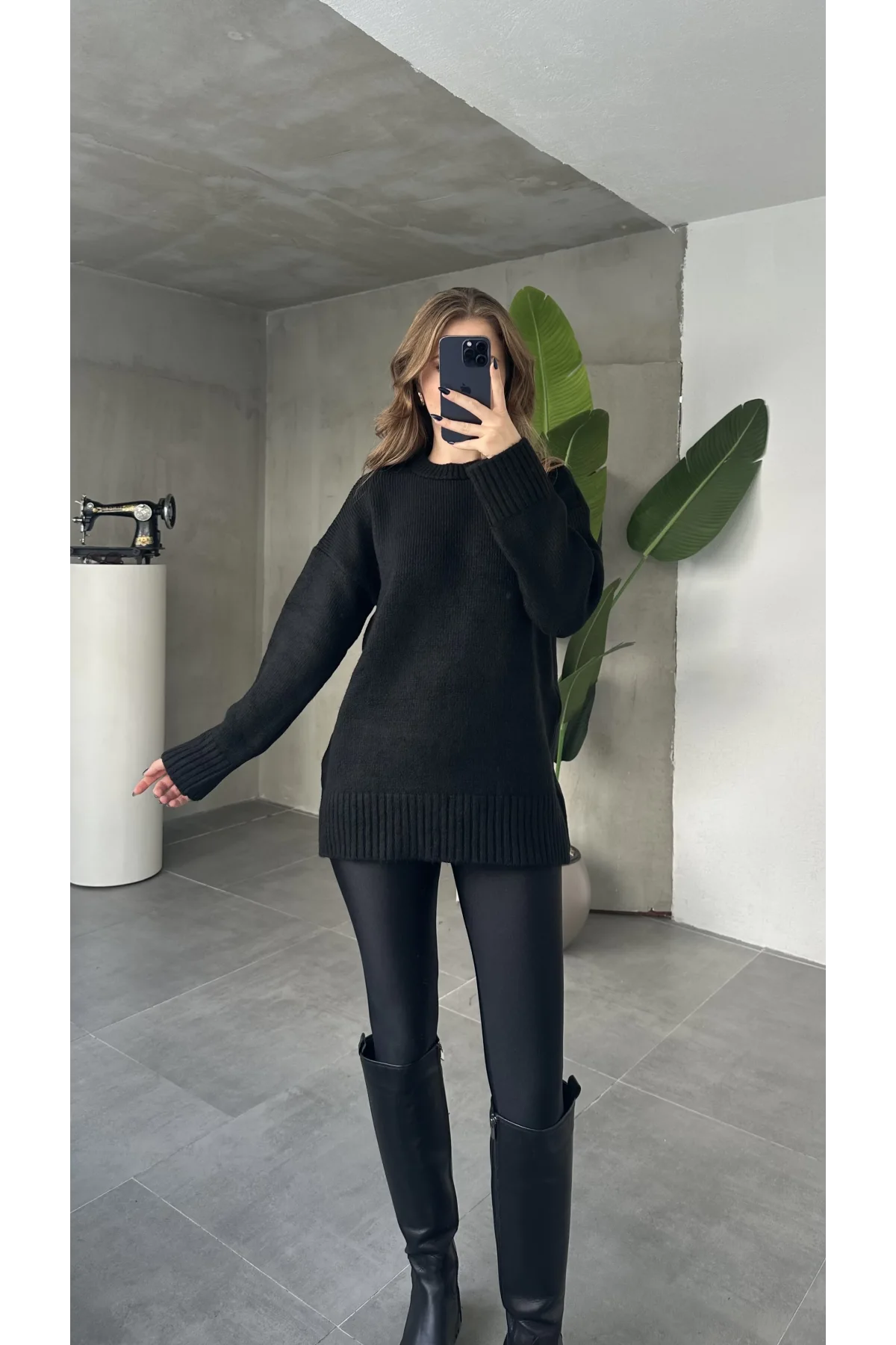 Siyah Bisiklet Yaka Tam Salaş Oversize Uzun Triko Kazak