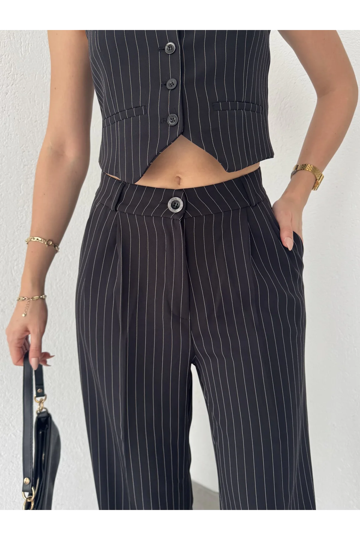 Siyah Çizgili Pileli Tam Kalıp Bel Oturtmalı Geniş Paça Palazzo Pantolon
