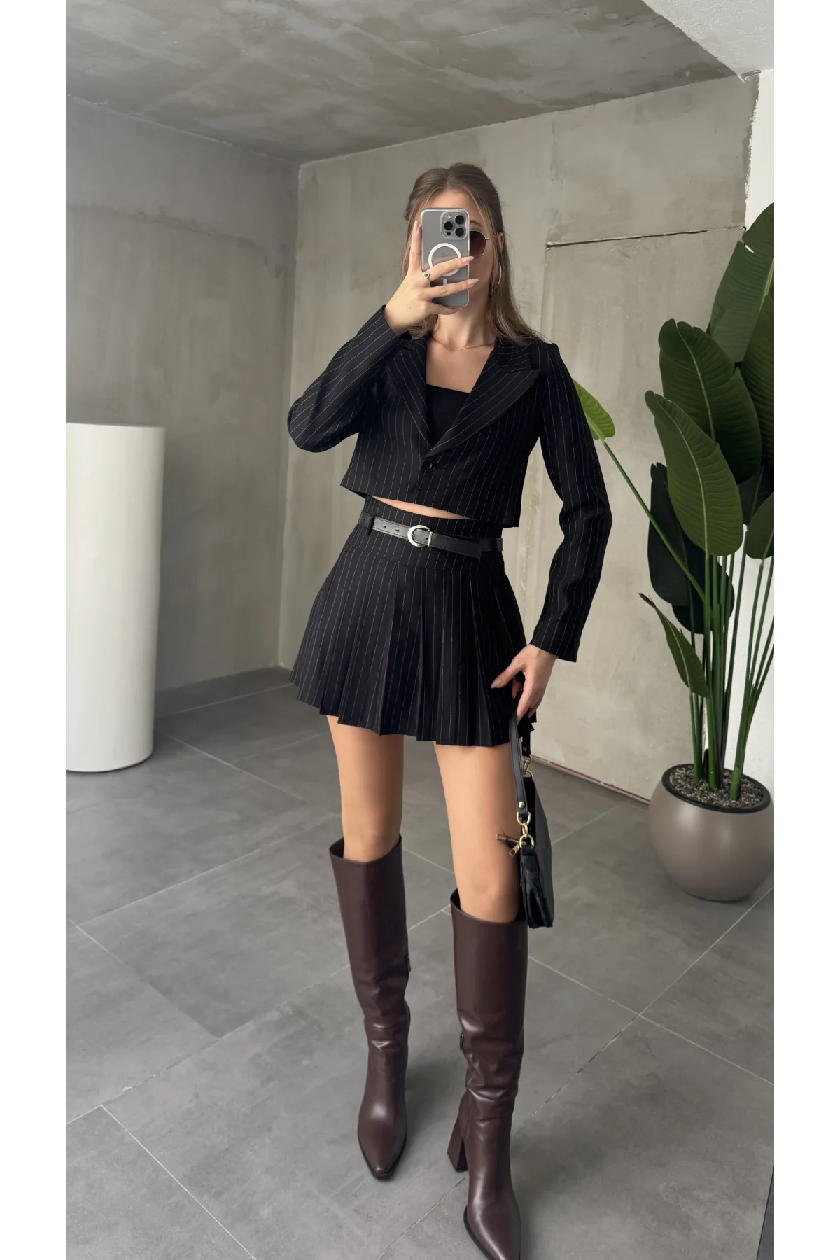 Siyah Çizgili Tek Düğmeli Astarlı Crop Ceket