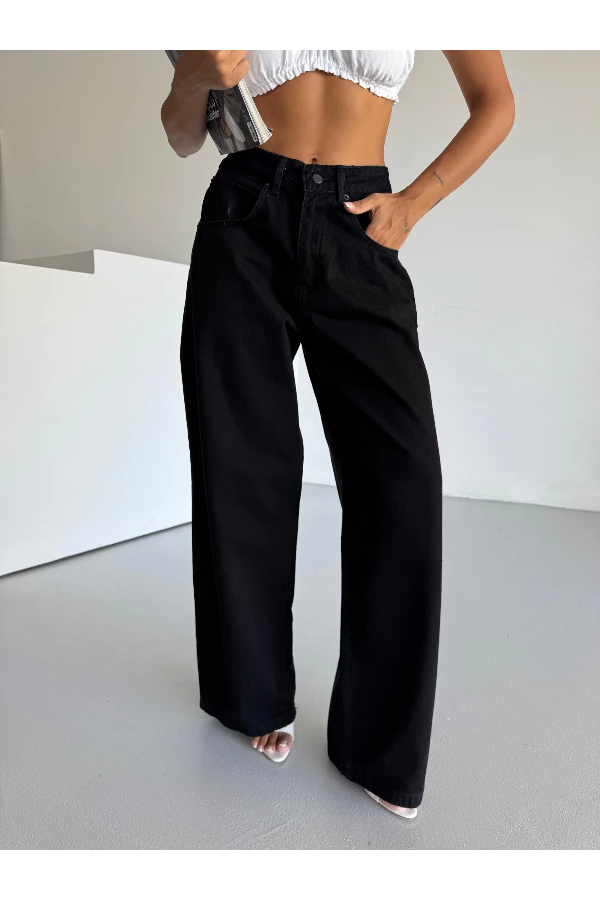 Siyah Dikiş Detaylı Yıkamalı Baggy Geniş Paça Yüksek Bel Oturtmalı Jean Kot Pantolon