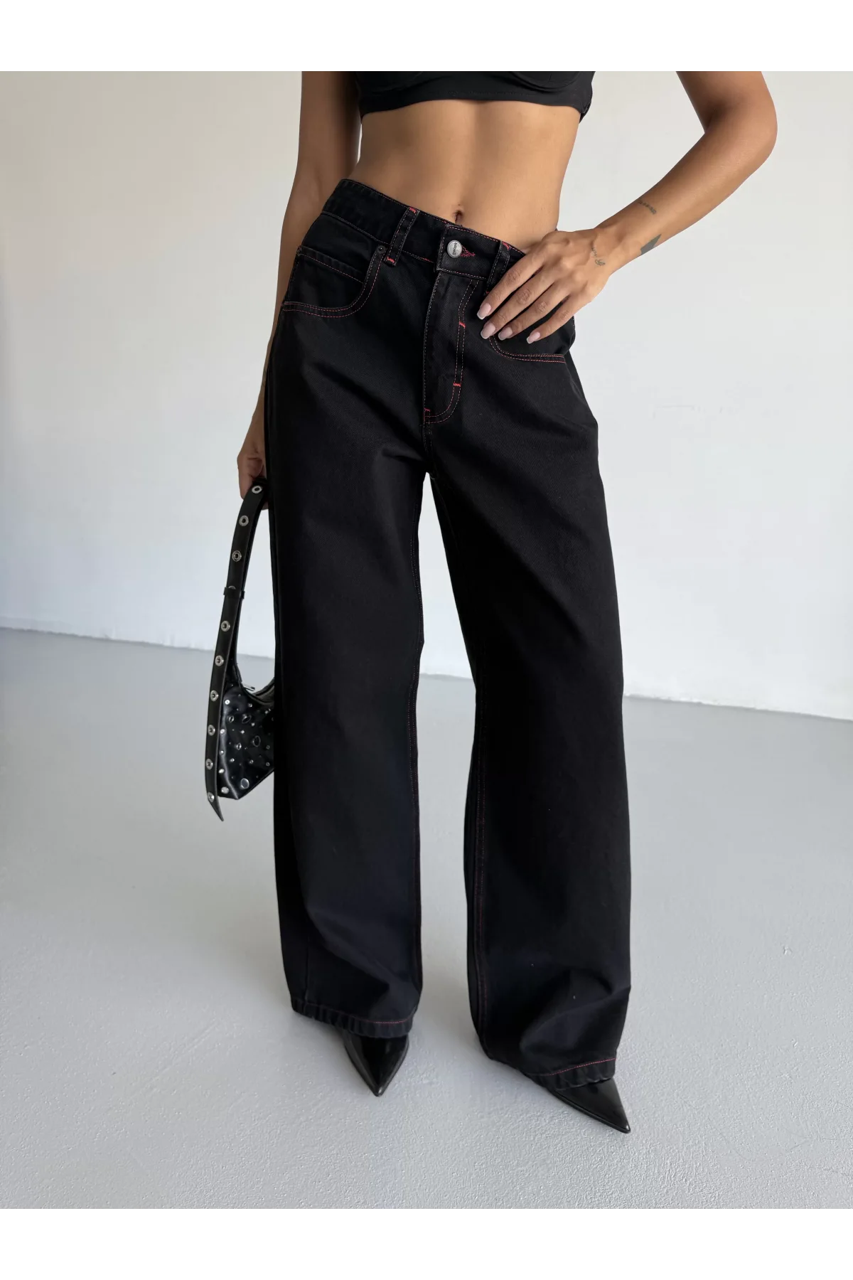 Siyah Dikiş Detaylı Yıkamalı Baggy Geniş Paça Yüksek Bel Oturtmalı Jean Kot Pantolon