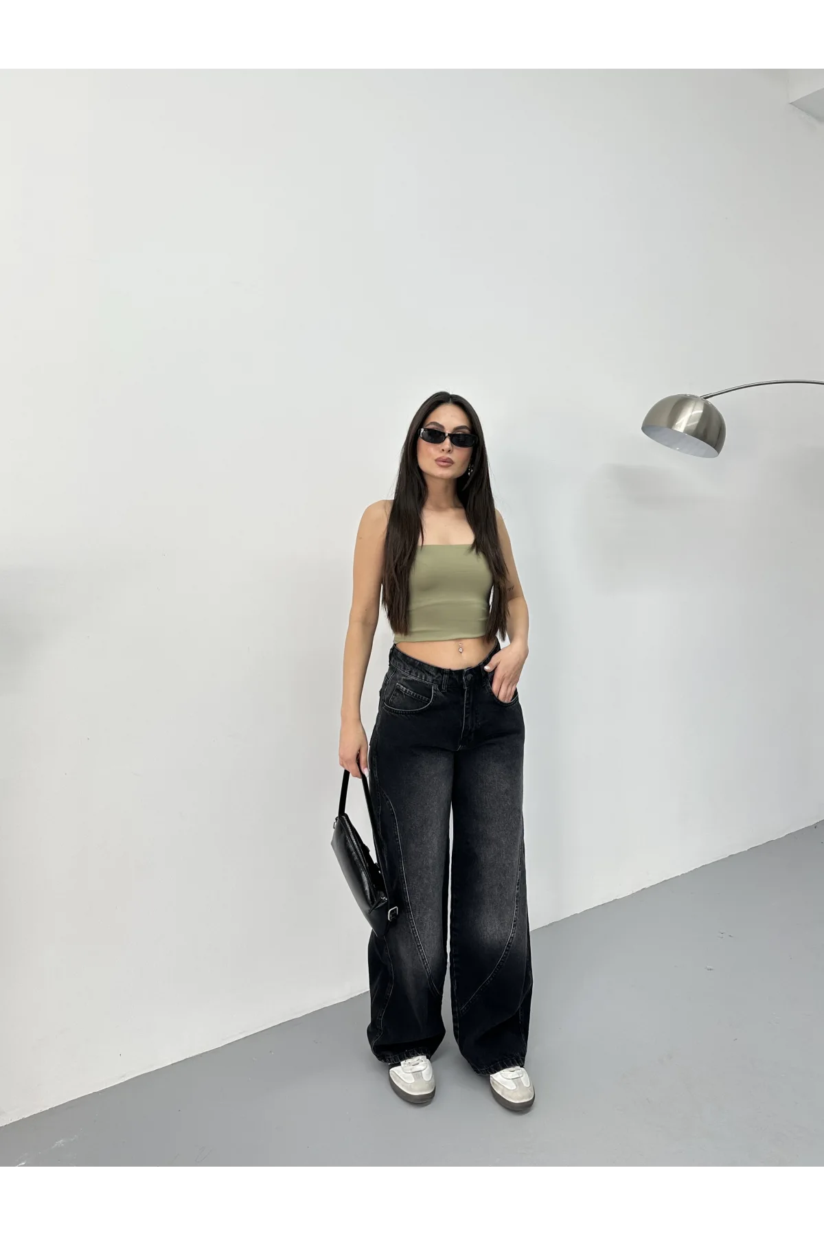 Siyah Dikiş Detaylı Yıkamalı Baggy Geniş Paça Yüksek Bel Oturtmalı Jean Kot Pantolon