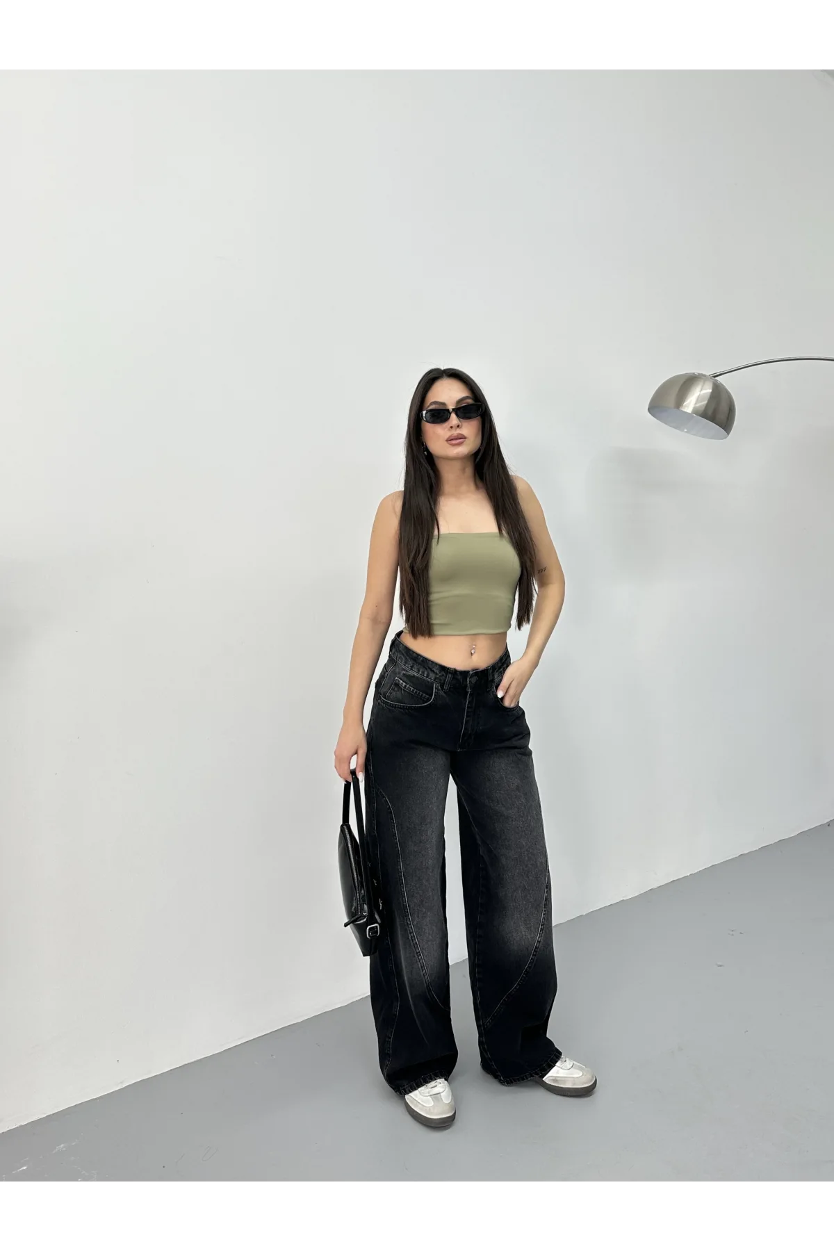 Siyah Dikiş Detaylı Yıkamalı Baggy Geniş Paça Yüksek Bel Oturtmalı Jean Kot Pantolon