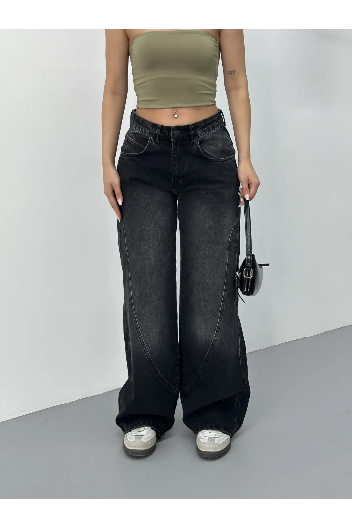 Siyah Dikiş Detaylı Yıkamalı Baggy Geniş Paça Yüksek Bel Oturtmalı Jean Kot Pantolon