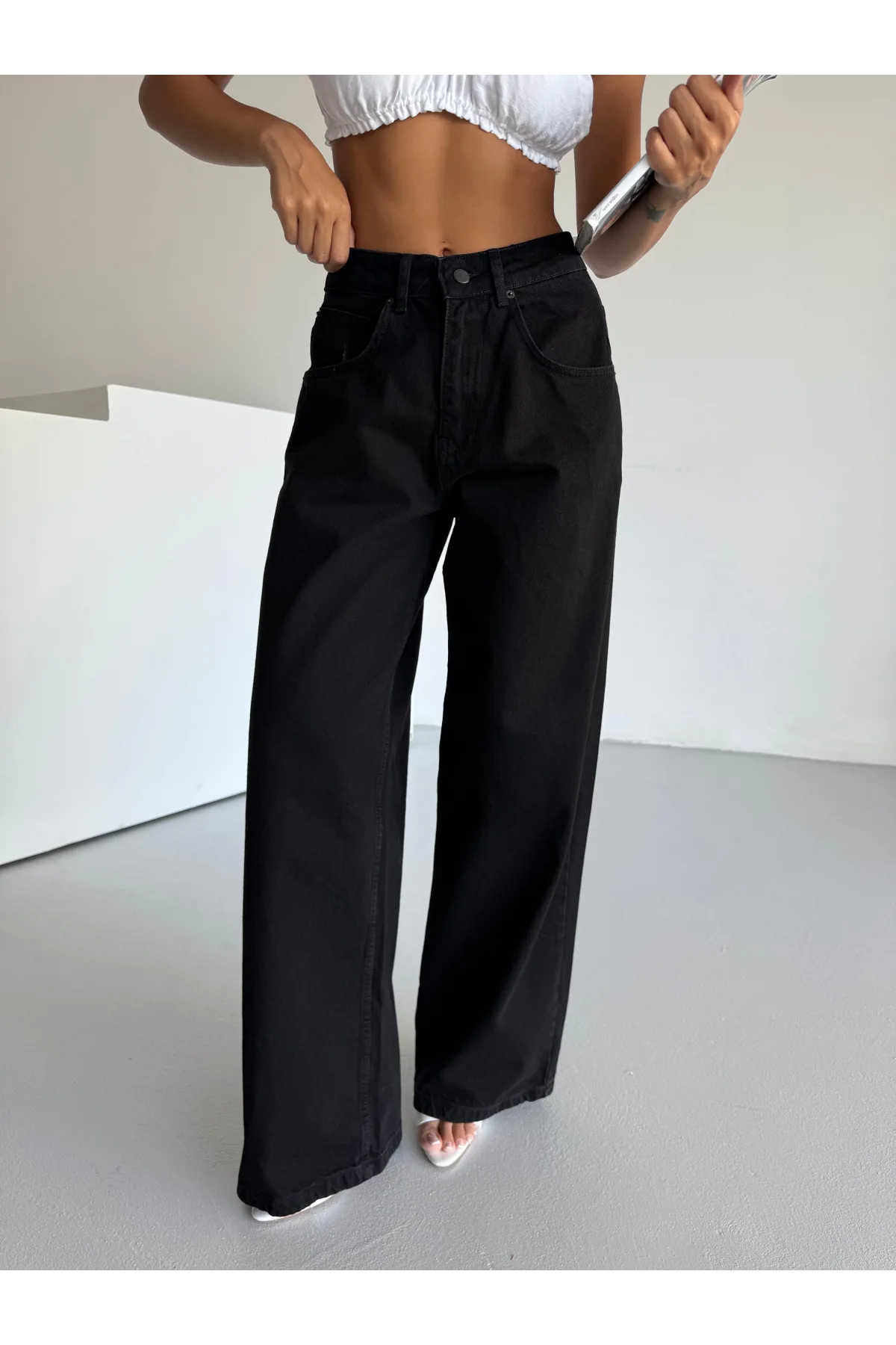 Siyah Dikiş Detaylı Yıkamalı Baggy Geniş Paça Yüksek Bel Oturtmalı Jean Kot Pantolon