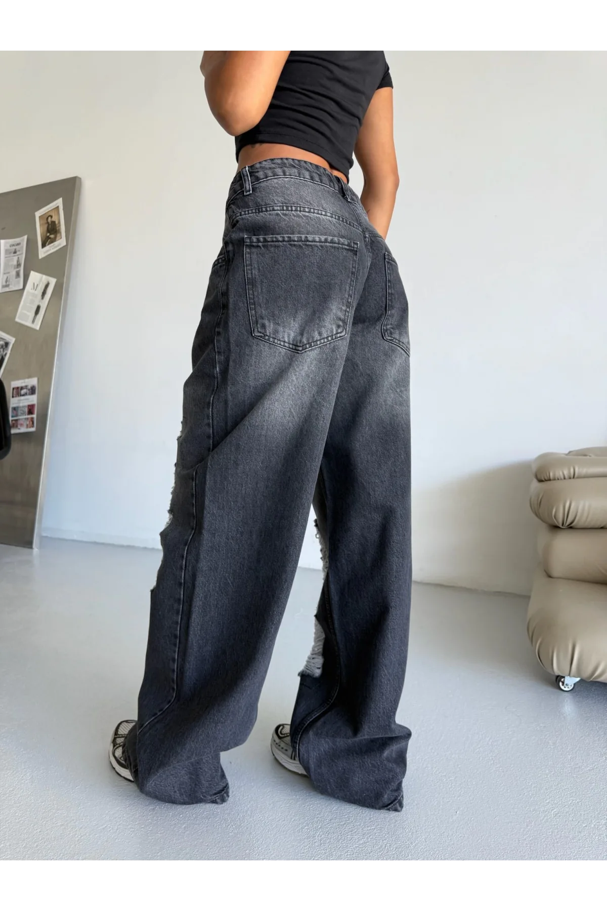 Siyah Dizi Yırtık Yıkamalı Baggy Geniş Paça Yüksek Bel Oturtmalı Jean Kot Pantolon