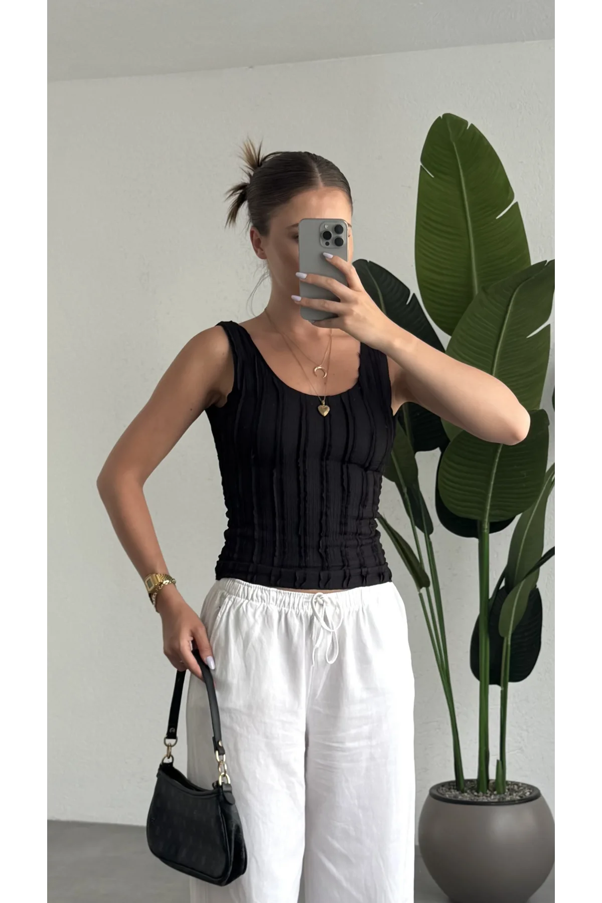 Siyah Dokulu Atlet Bluz – Sırt Dekolteli Esnek Fit Yazlık Kadın Bluz