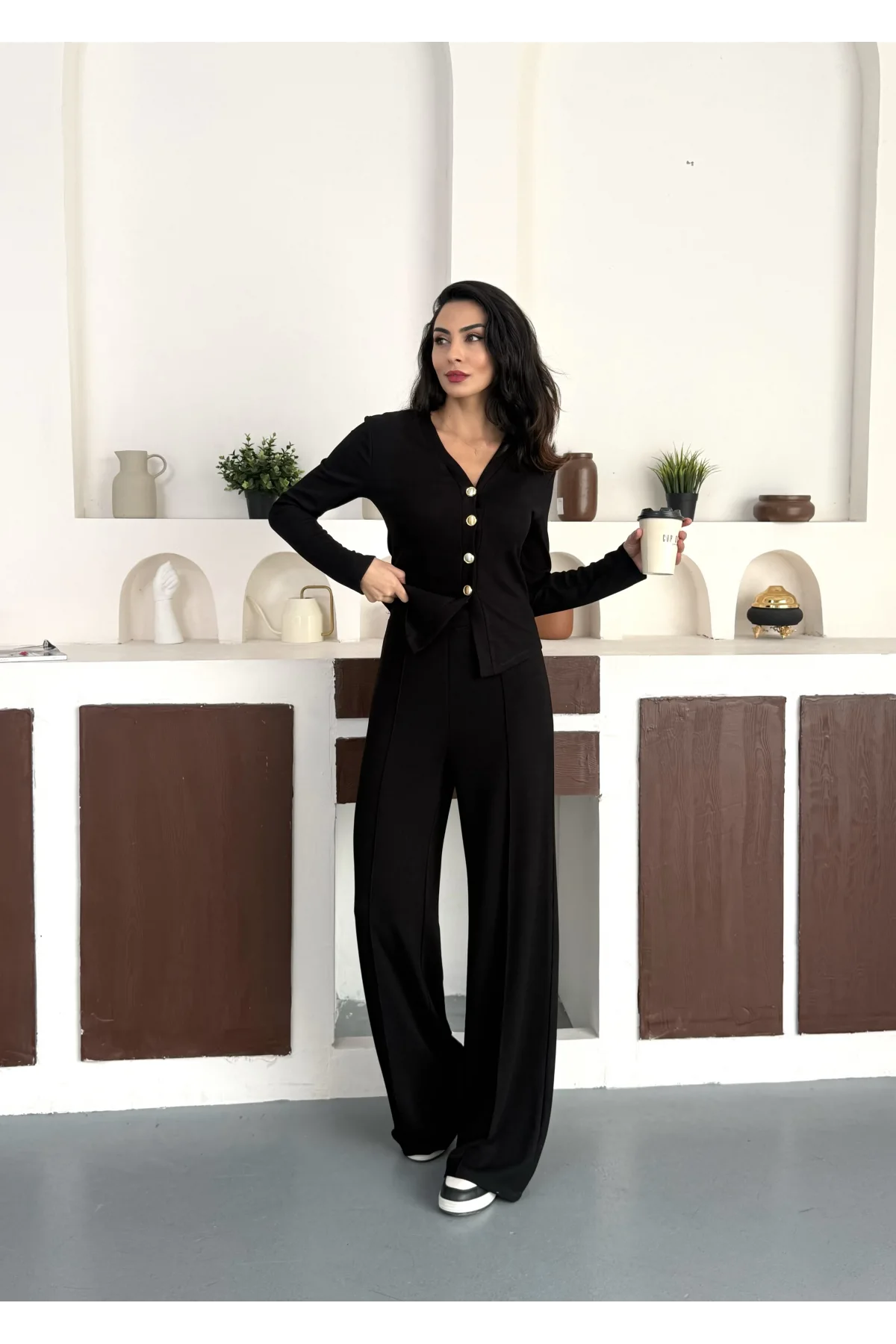 Siyah Gold Düğme Detaylı V Yaka Hırka İspanyol Paça Çimalı Viral Günlük Takım