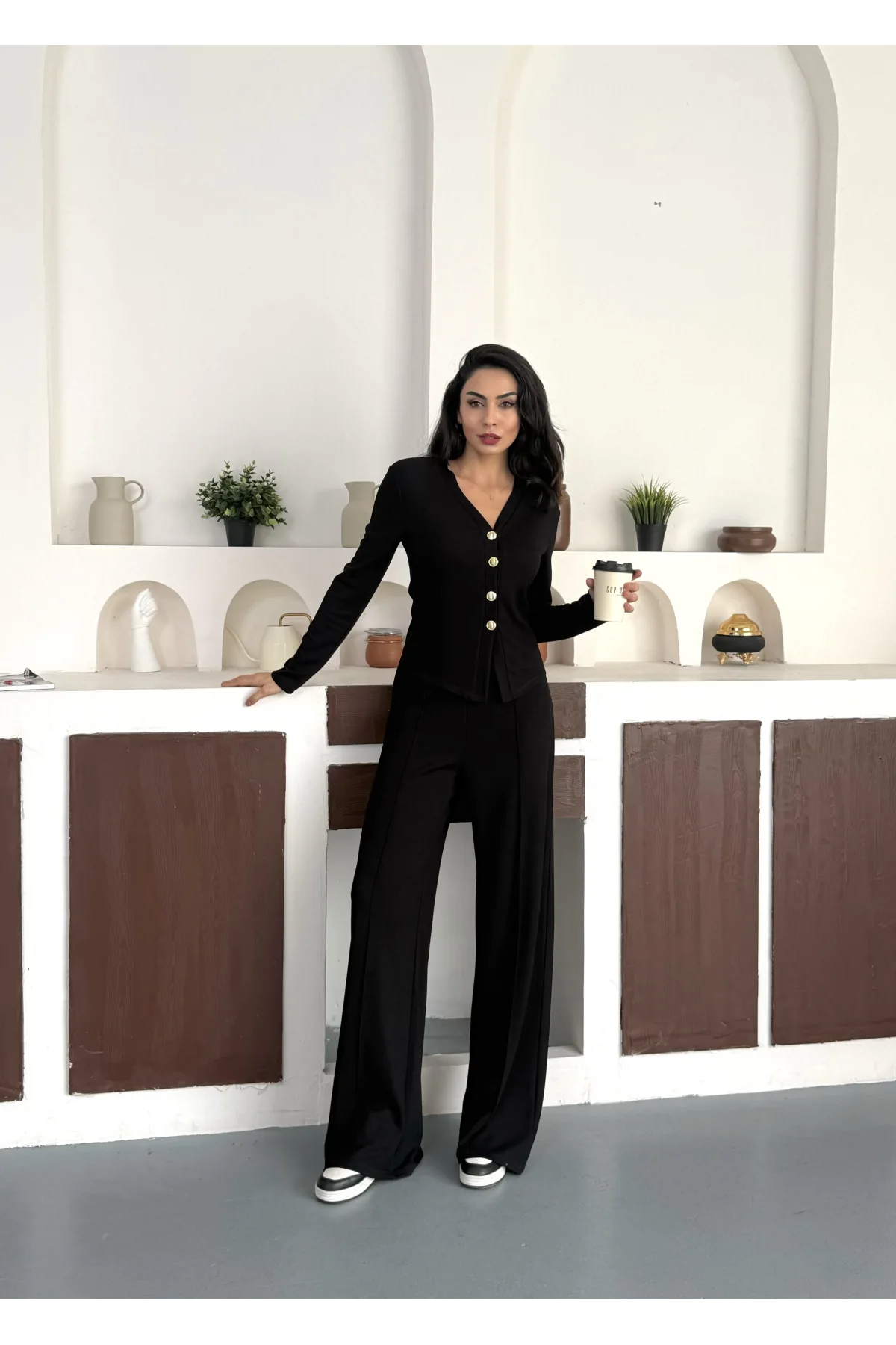 Siyah Gold Düğme Detaylı V Yaka Hırka İspanyol Paça Çimalı Viral Günlük Takım