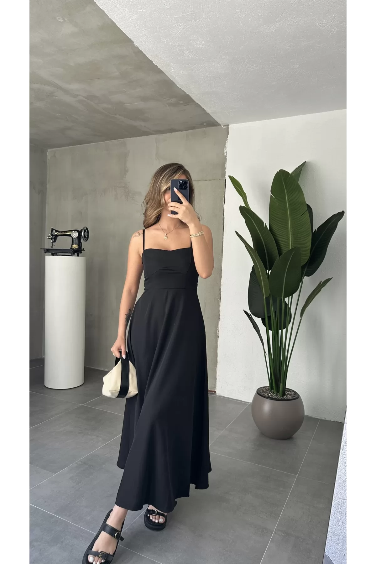 Siyah İp Askılı Gipeli Jessica Astarlı Maxi Elbise