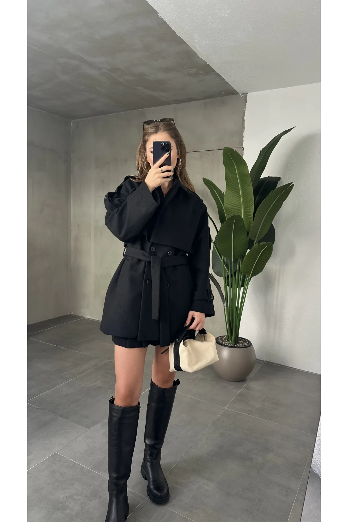 Siyah Kruvaze Oversize Astarlı Cepli Kuşaklı Kaşe Mont Kaban