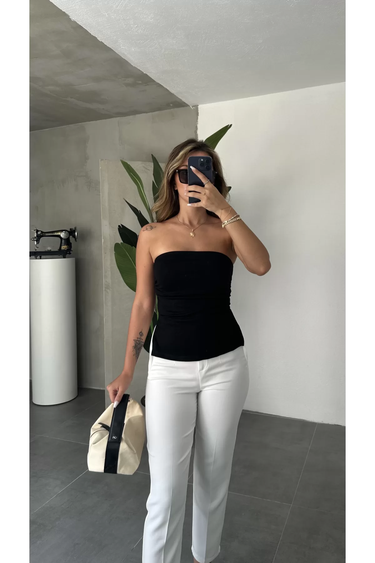 Siyah Yırtmaçlı Drapeli Straplez Crop Bluz